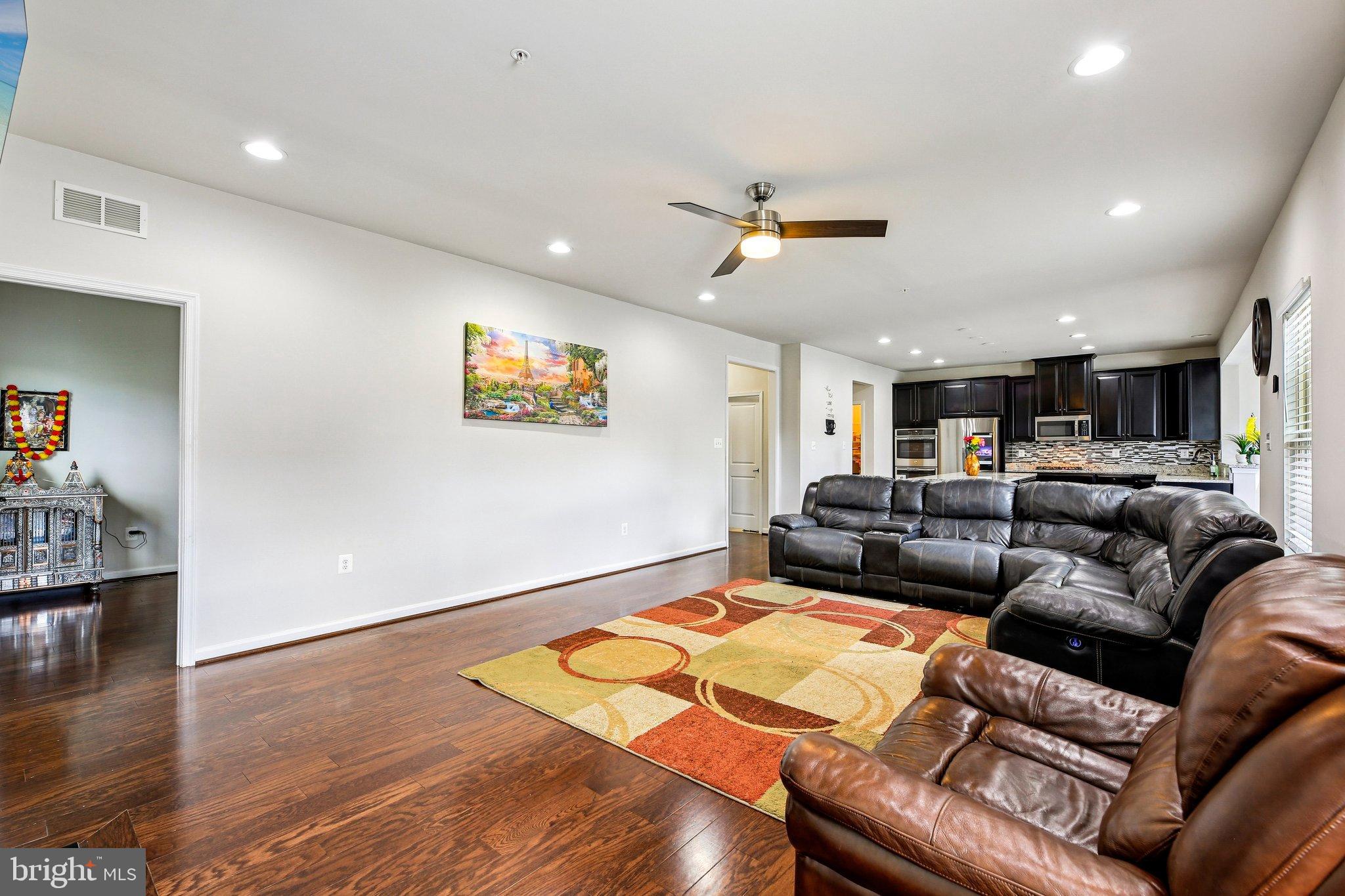 OAKDALE VILLAGE - Residential Lease