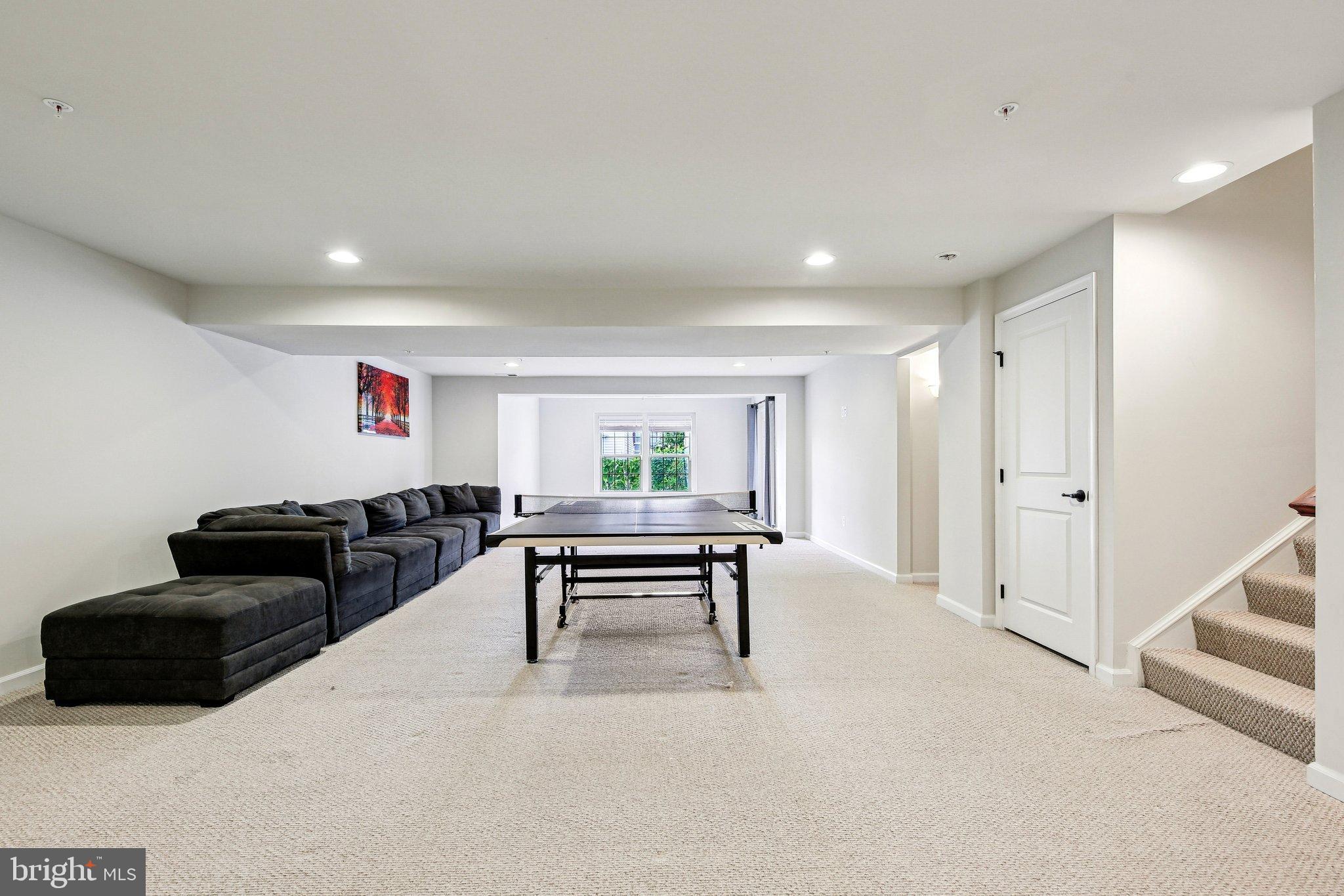 OAKDALE VILLAGE - Residential Lease