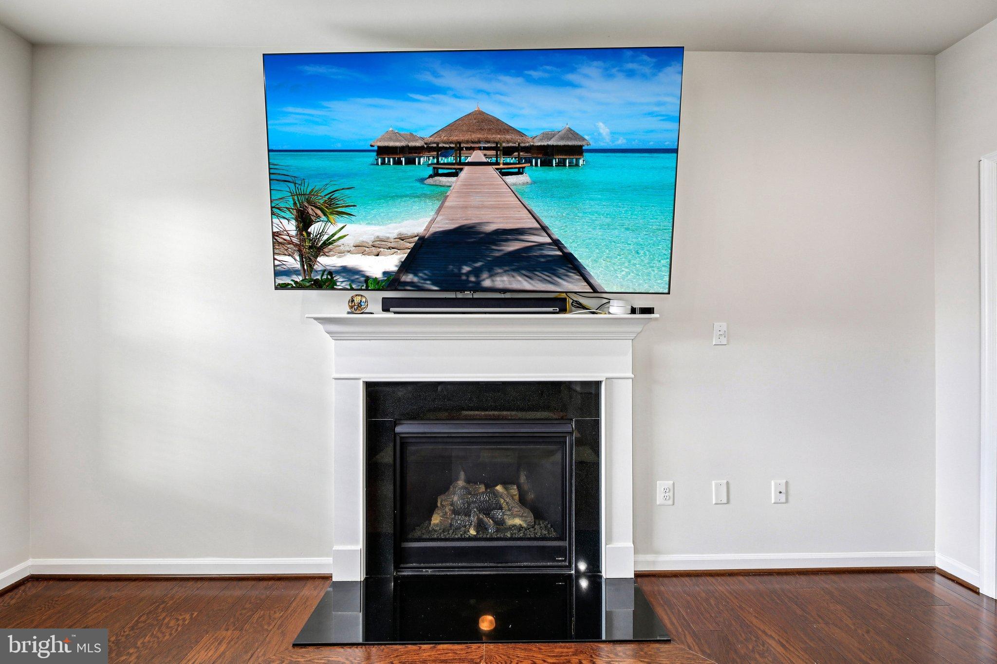 OAKDALE VILLAGE - Residential Lease