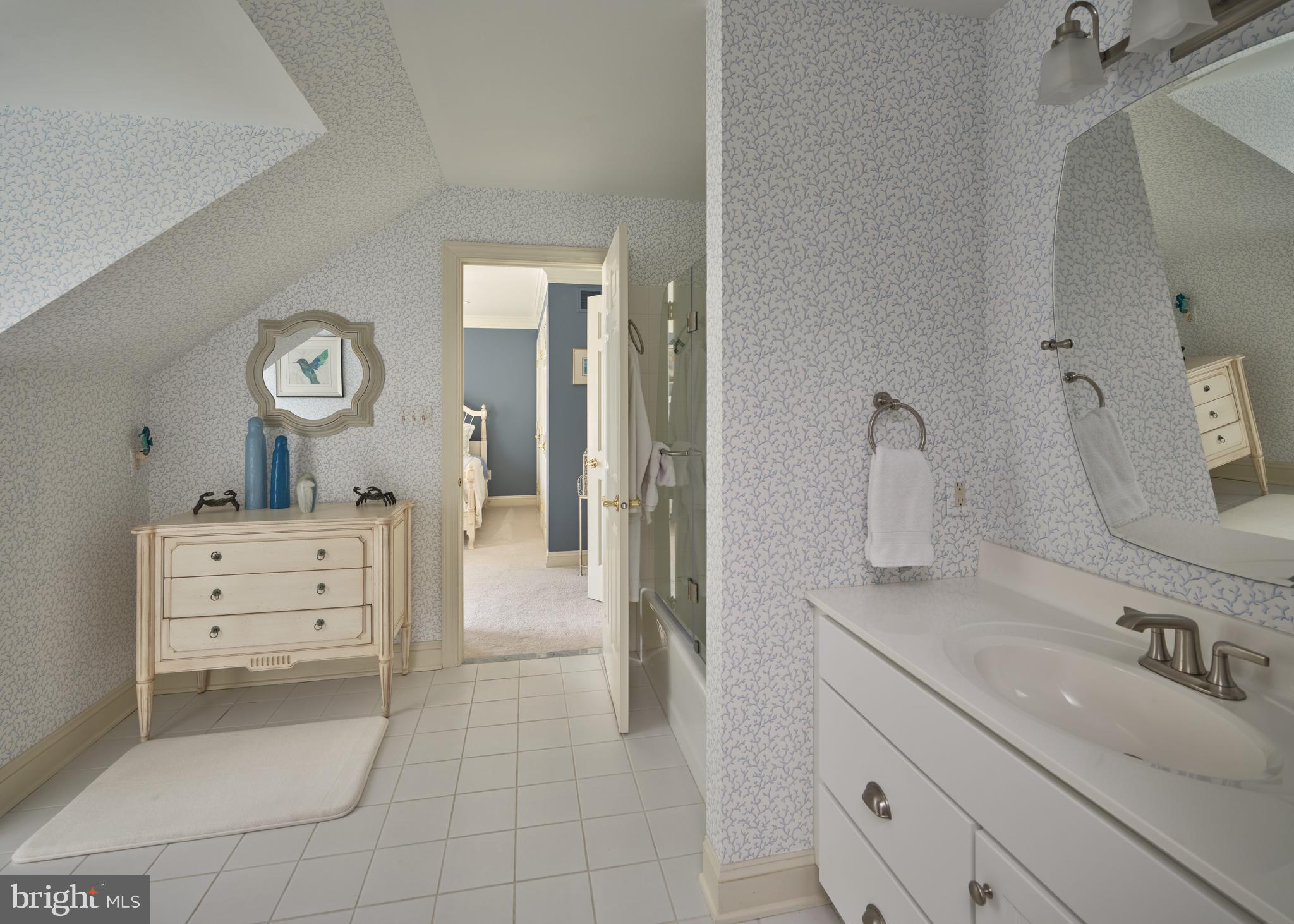 LAUREL BROOK - Residential