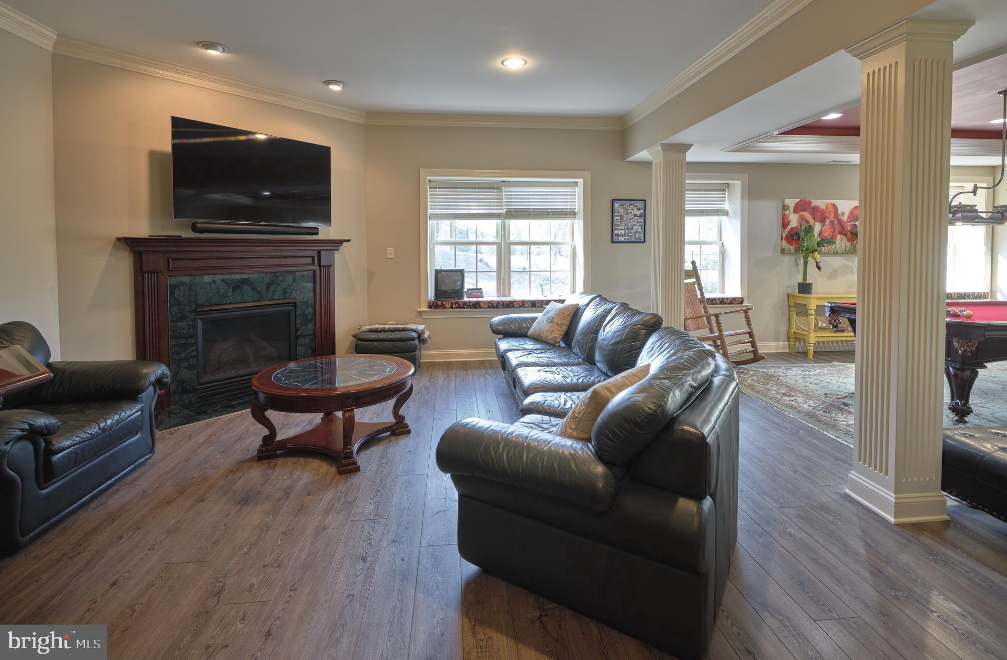 LAUREL BROOK - Residential
