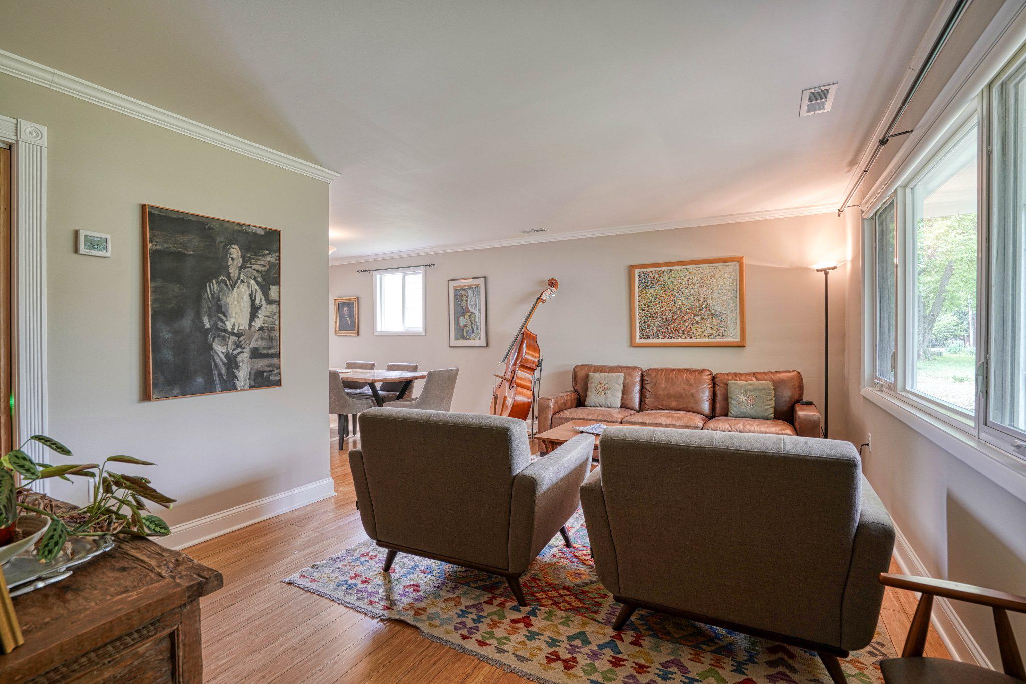 306 W OAK AVENUE