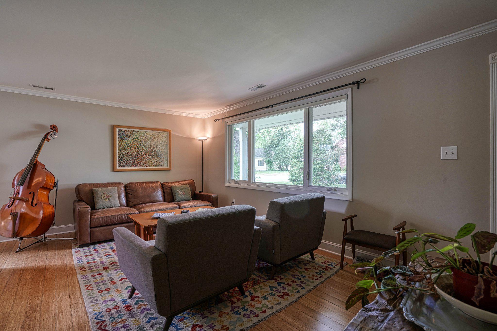 306 W OAK AVENUE W 306