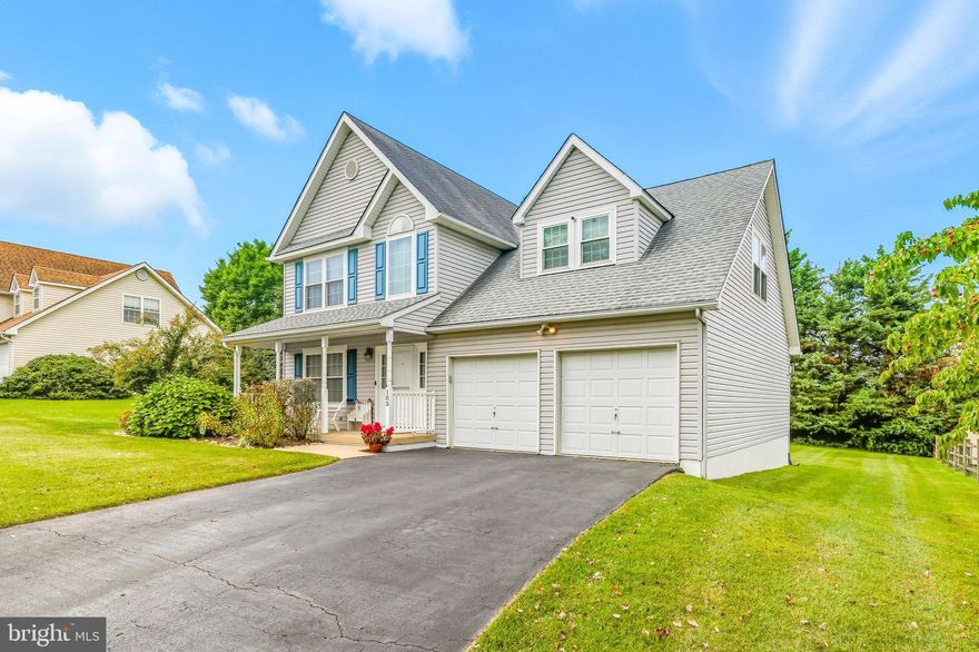 This charming 3-bedroom, 2.5-bathroom home located in the desirable Brookside Estates boasts an inviting living area with abundant natural light, a formal dining space, and a well-appointed kitchen equipped with modern appliances and ample cabinetry. A convenient half bathroom on the main level serves guests and complements the home’s open flow. Upstairs, you’ll find three spacious bedrooms and two full bathrooms, offering a private retreat for family members. Step outside to enjoy a beautifully maintained yard, perfect for outdoor entertaining or relaxing in a peaceful neighborhood setting. Whole house generator!   Residents of Brookside Estates benefit from a well-managed Homeowners Association that oversees common areas, helping to maintain the community’s charm and appeal.
A property like this will definitely serve your needs and ensure that you are completely satisfied! Schedule a showing today! You can't afford to miss out on this property.