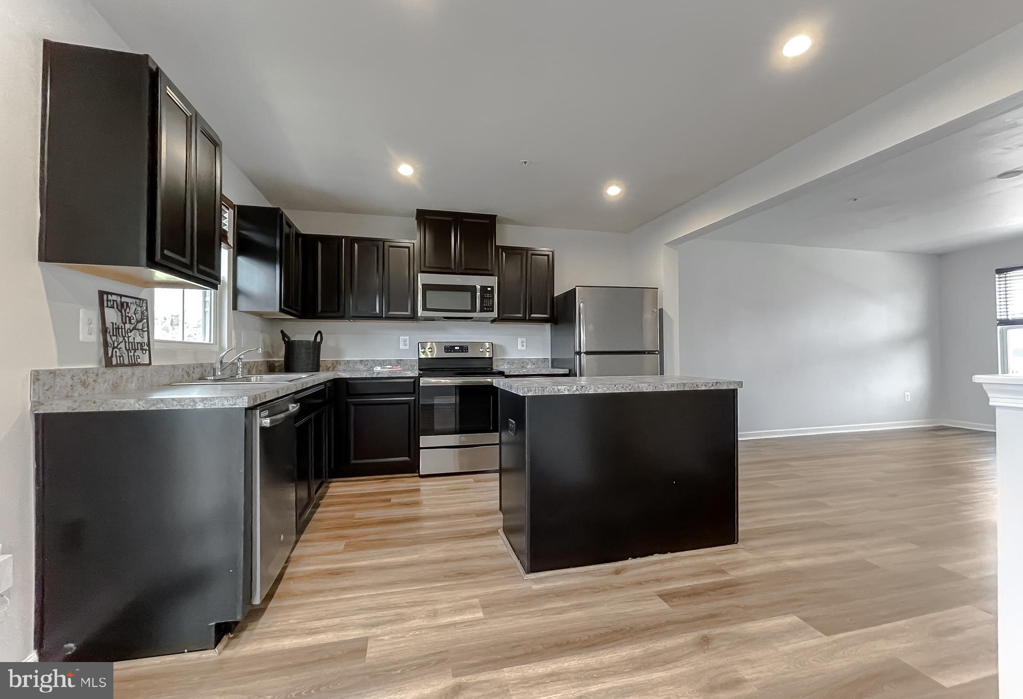 WILLOWGATE - Residential