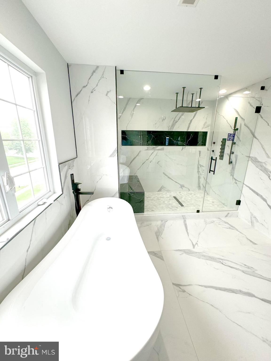 WEST VALLEY OAKS - Residential