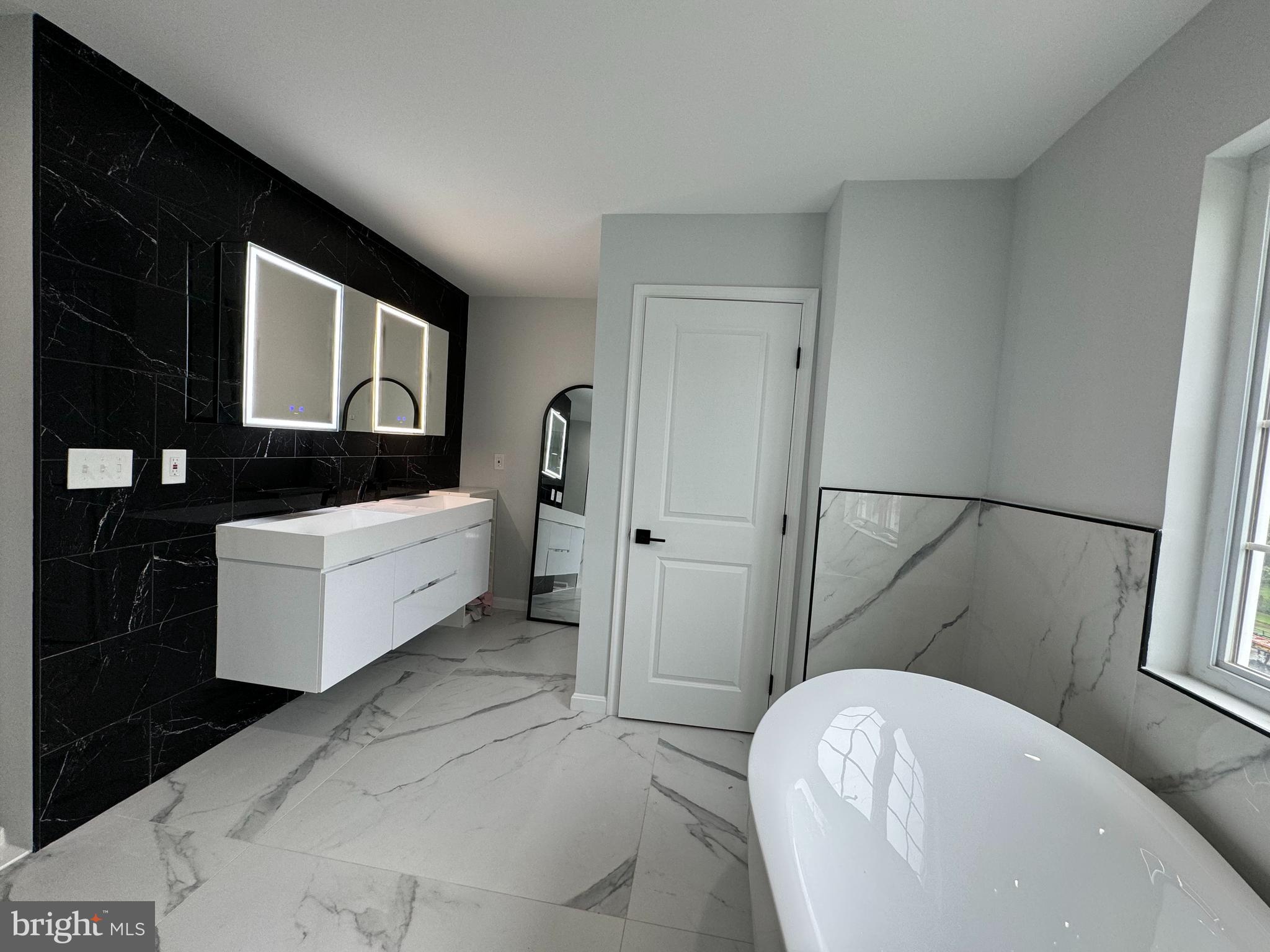 WEST VALLEY OAKS - Residential