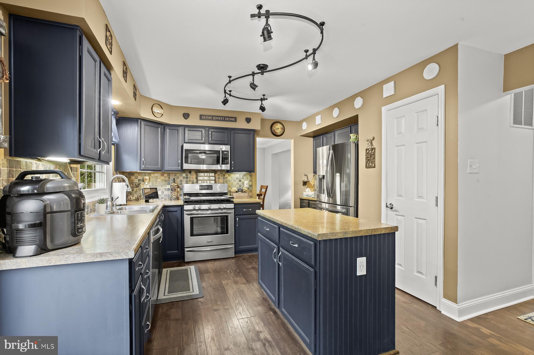 KINGS CHARTER - Residential