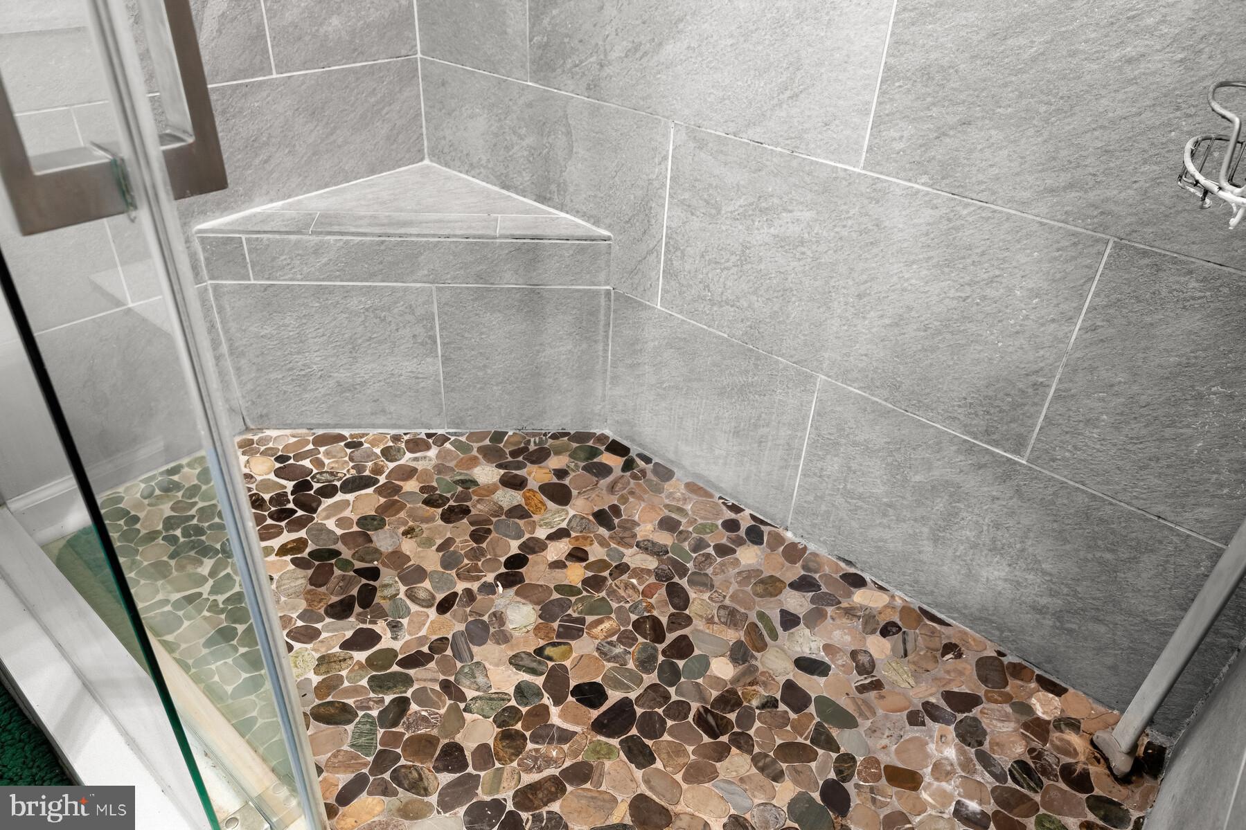 KINGS CHARTER - Residential