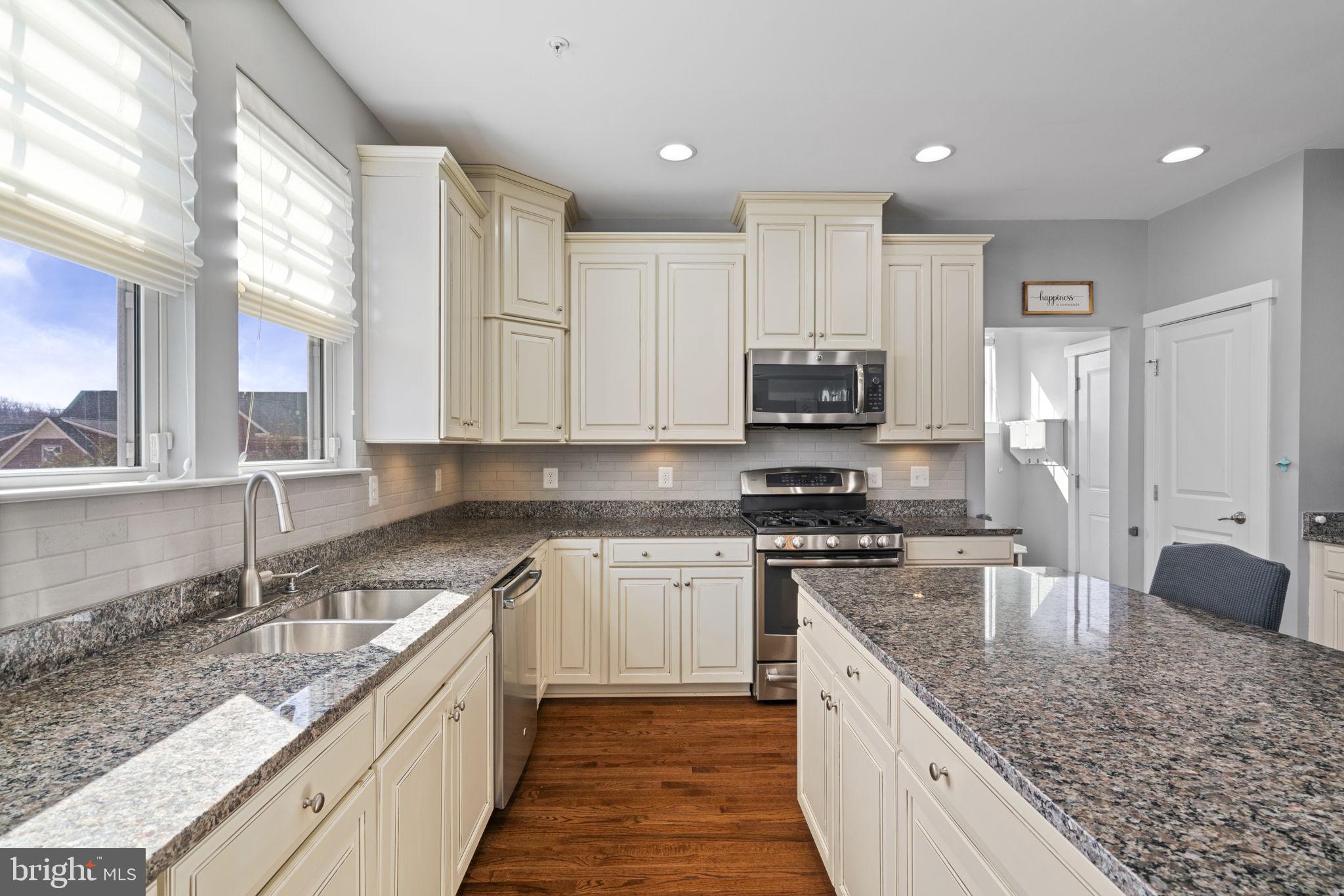 POTOMAC SHORES - Residential