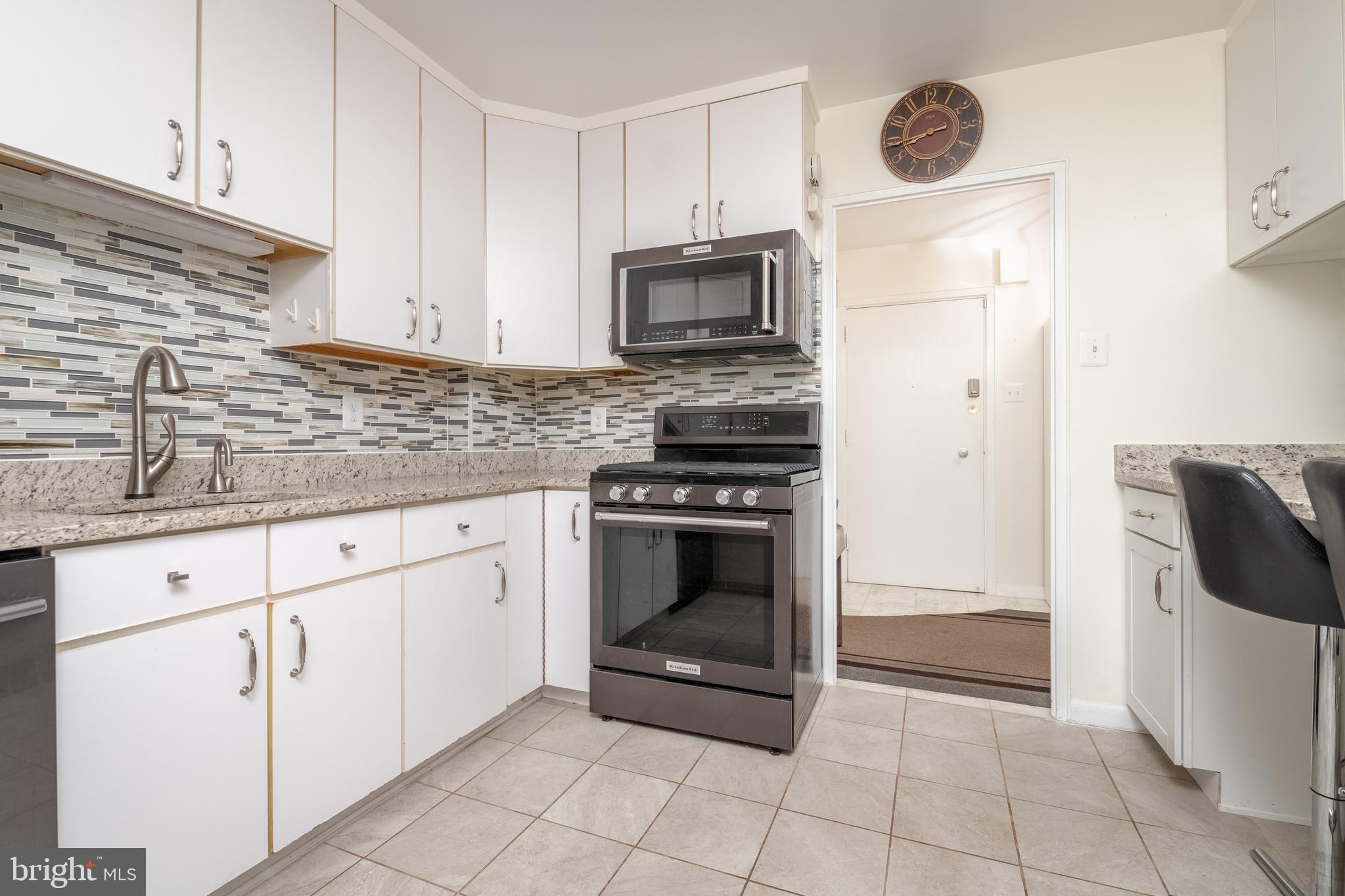 PARK TOWERS WEST - Residential