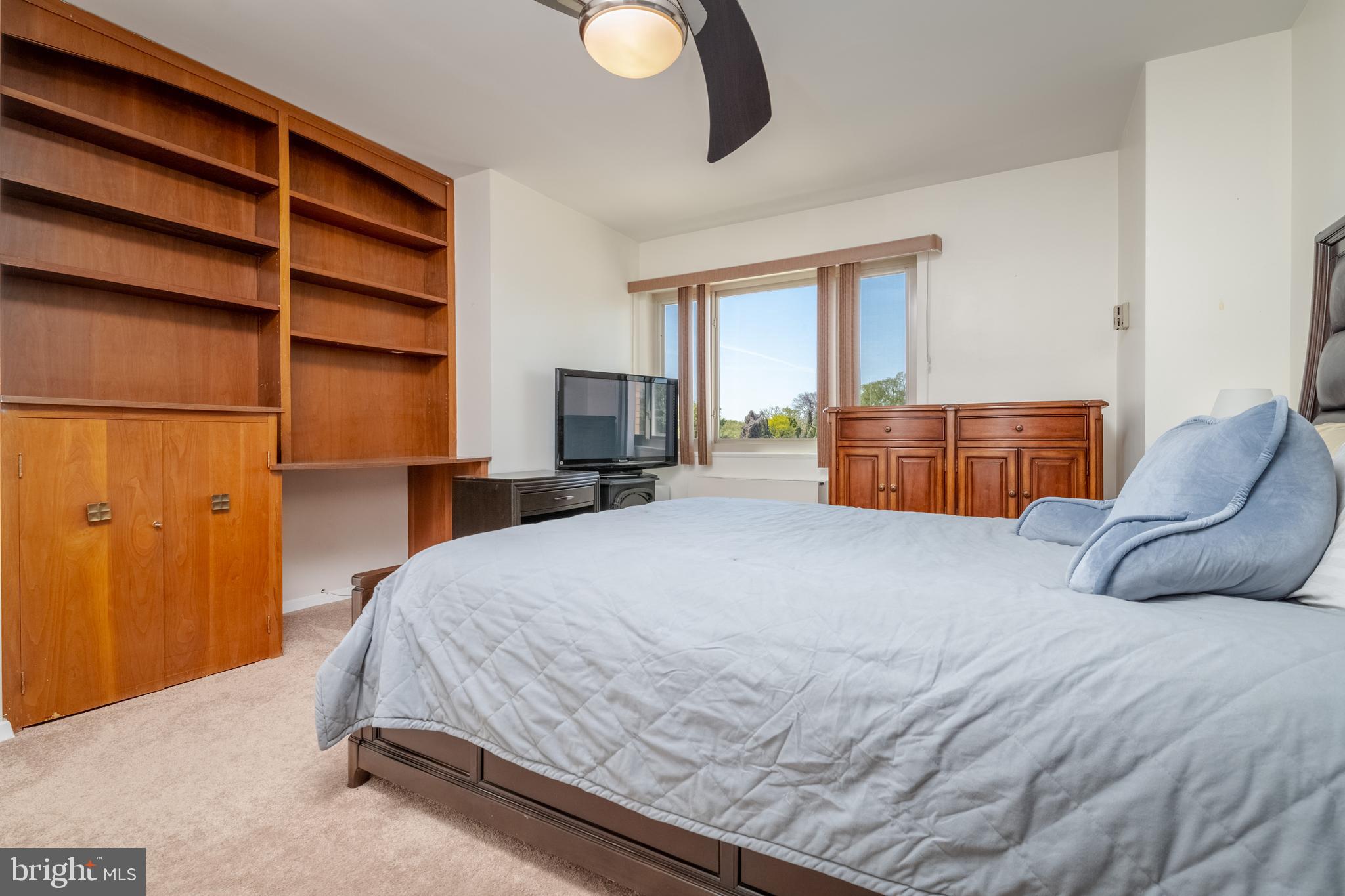 PARK TOWERS WEST - Residential