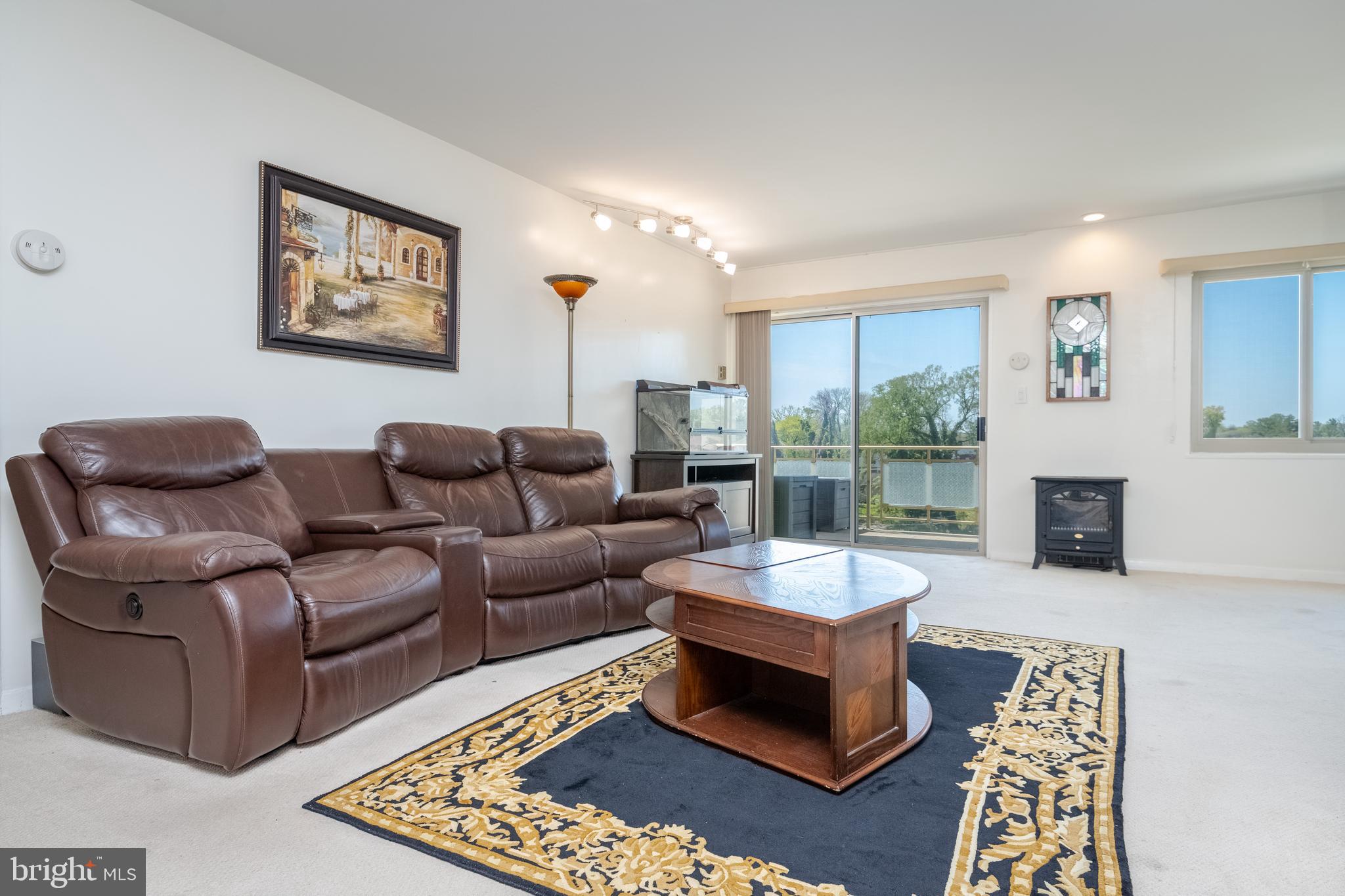 PARK TOWERS WEST - Residential