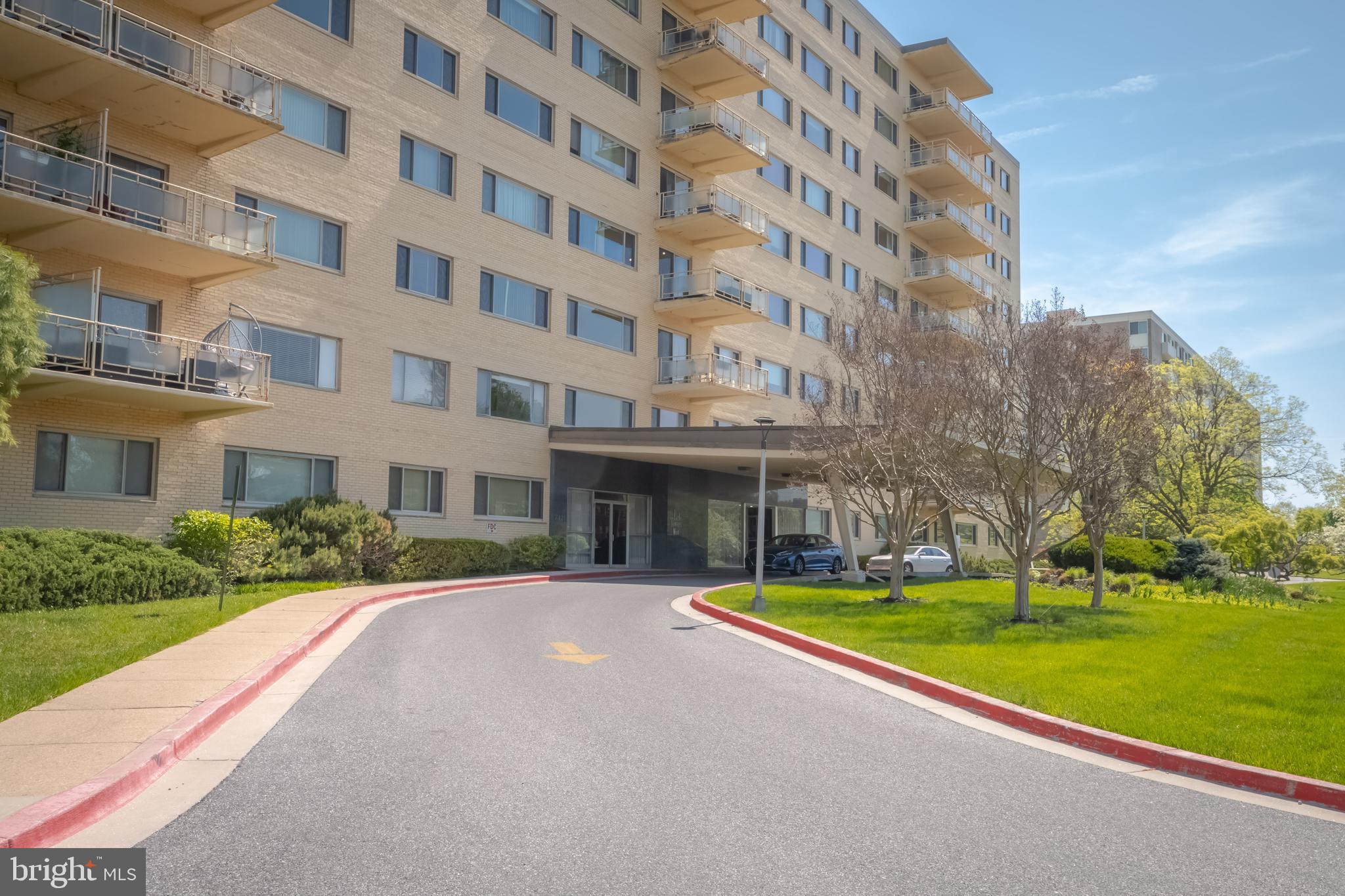 PARK TOWERS WEST - Residential