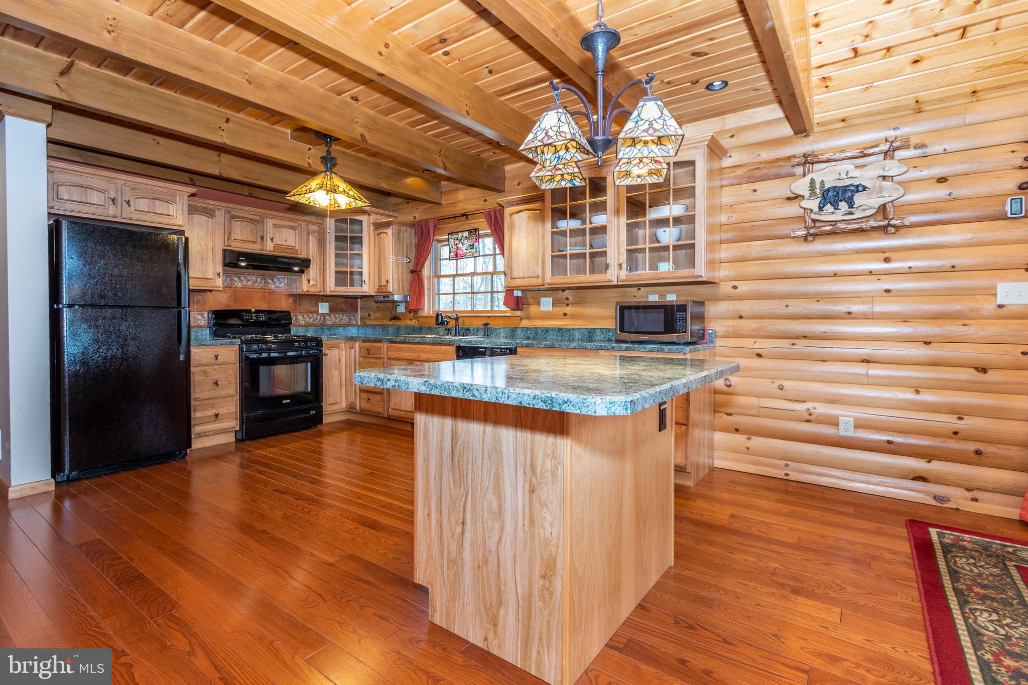 350 PINNACLE DRIVE
