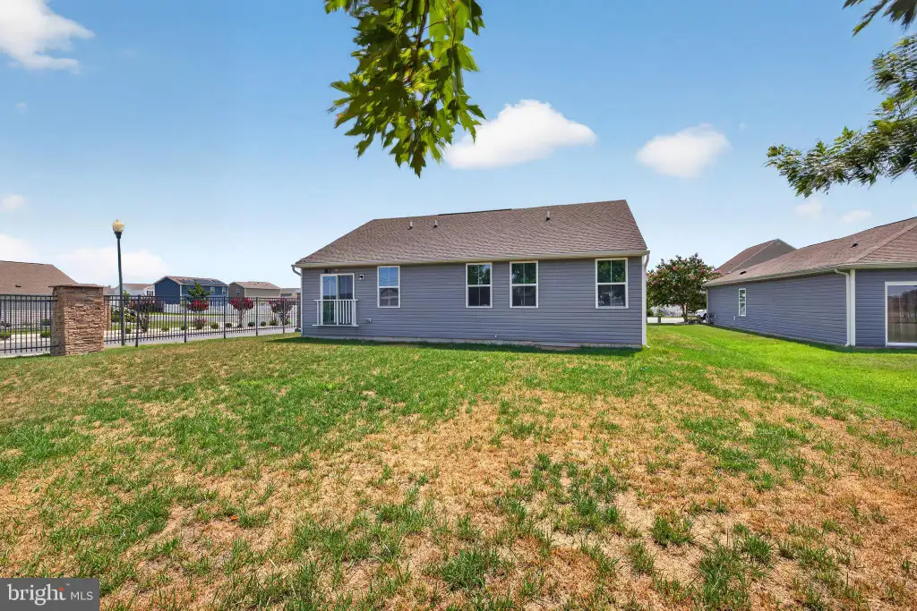 102 Pond View Lane, Seaford, DE 19973