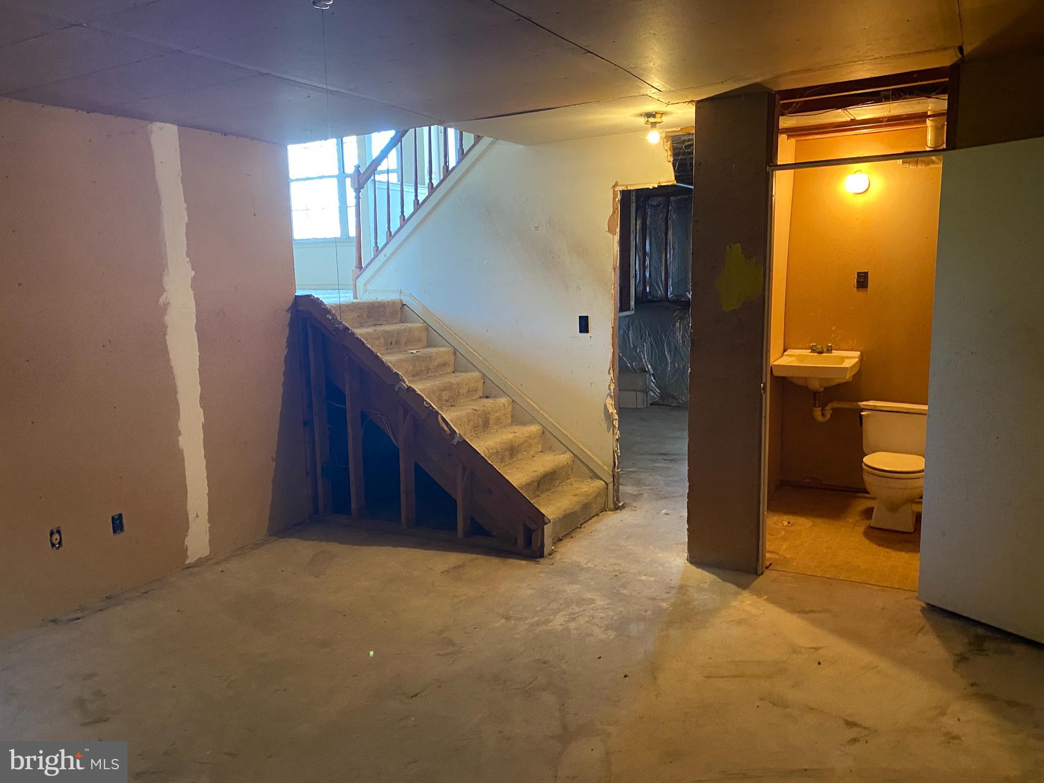 BERKLEY ESTATES - Residential