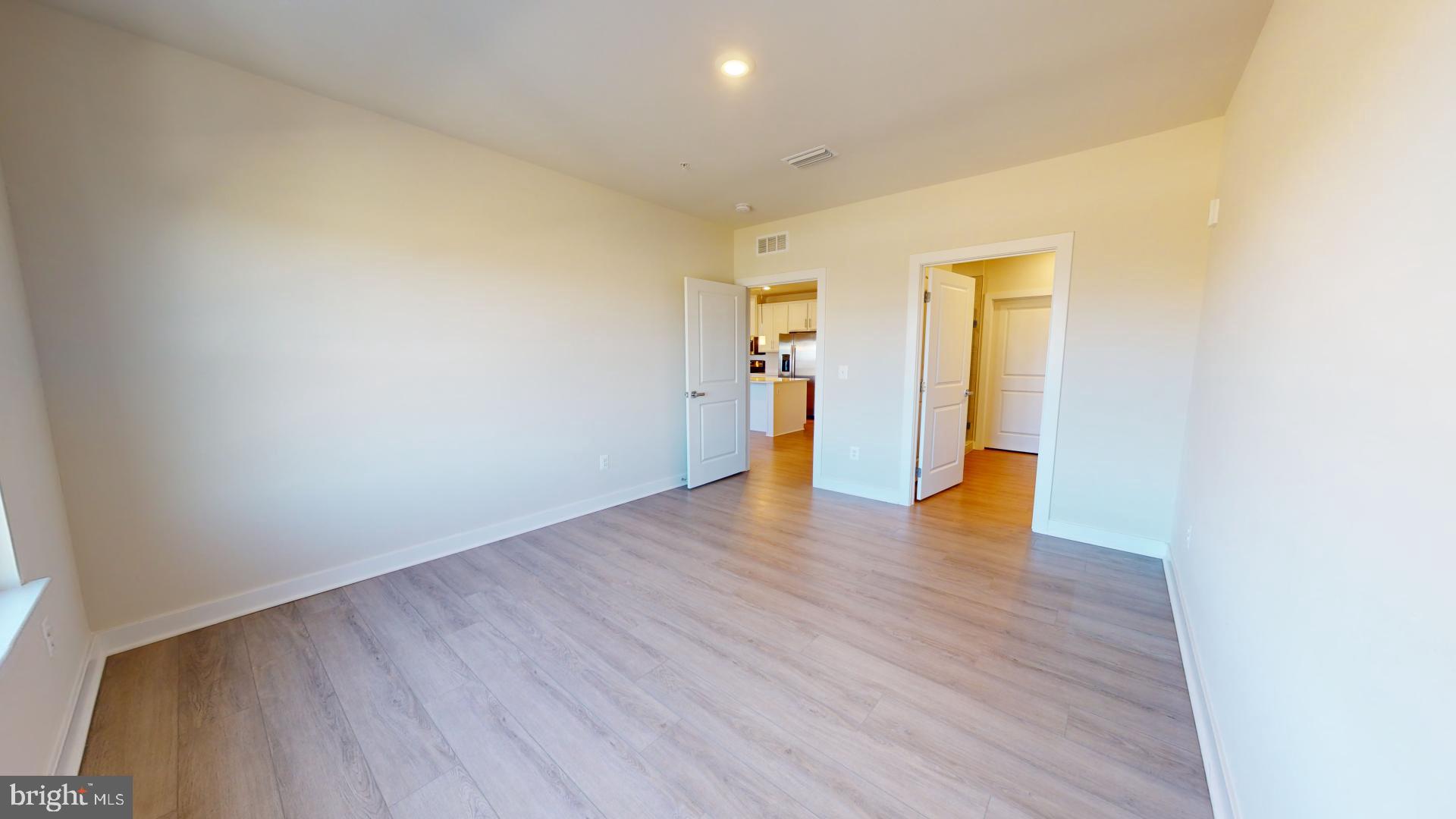 WOODLAND PARK - Residential Lease