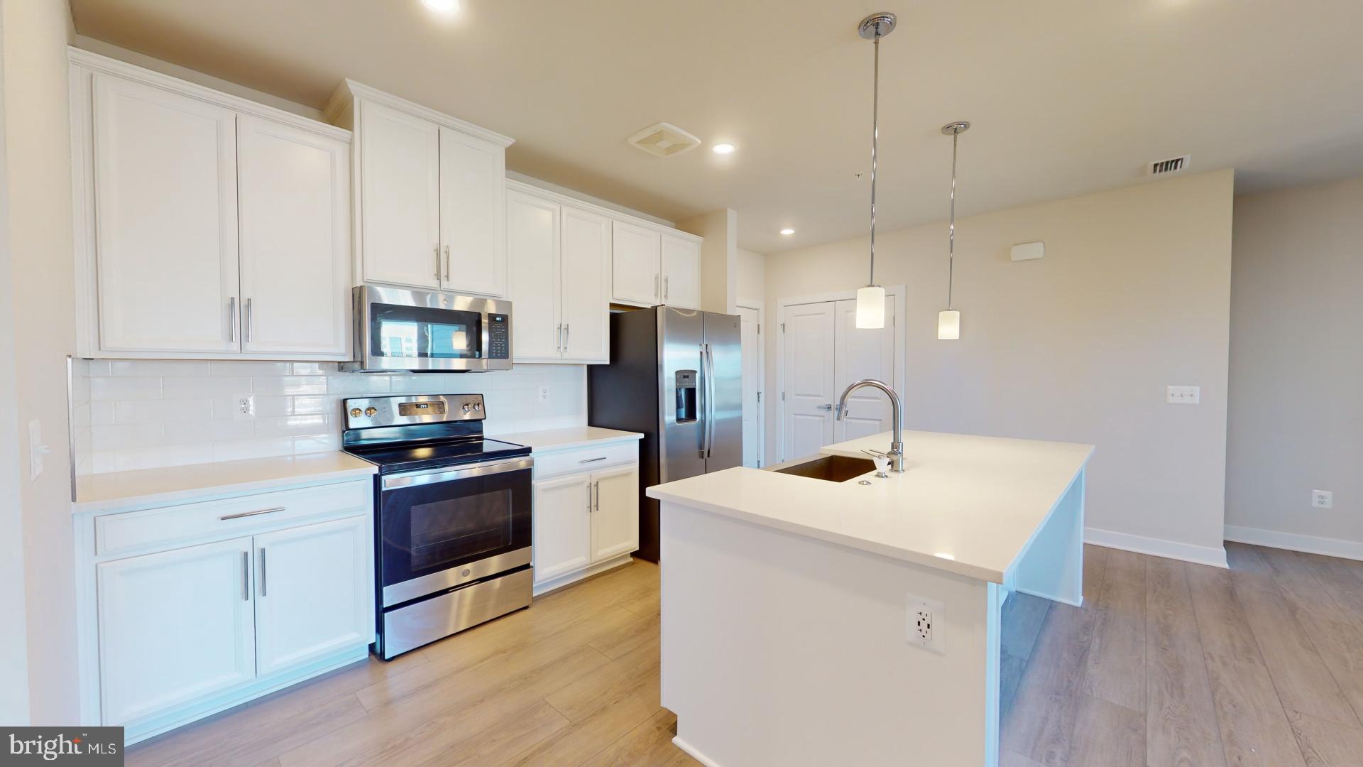 WOODLAND PARK - Residential Lease