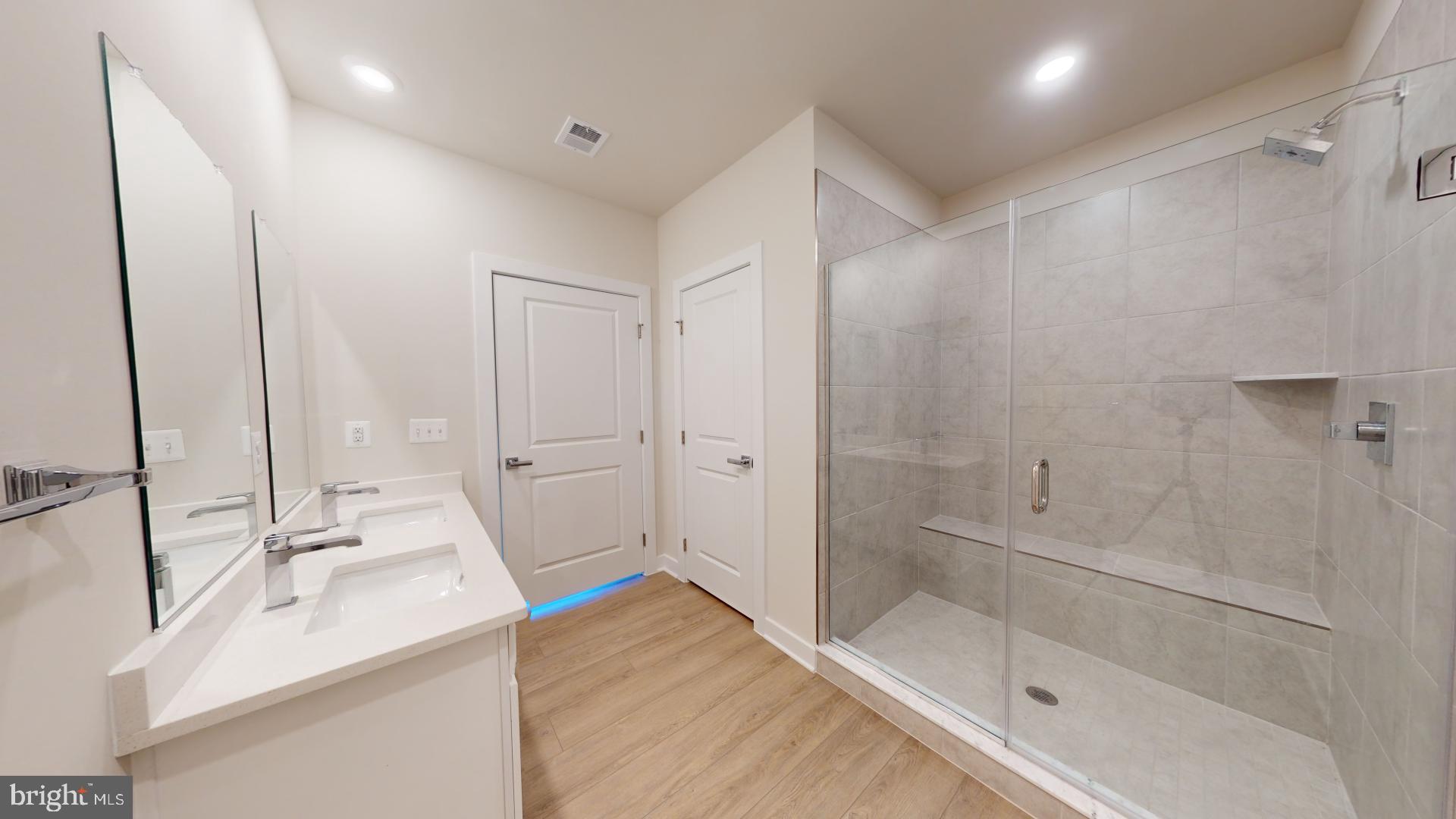 WOODLAND PARK - Residential Lease