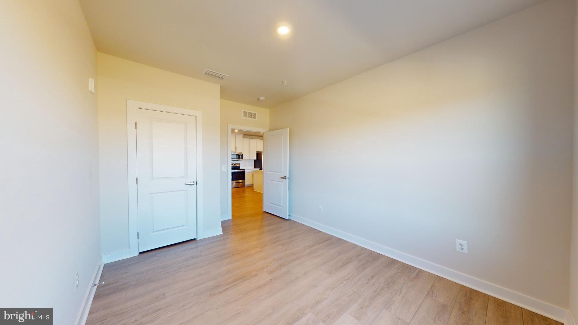 WOODLAND PARK - Residential Lease
