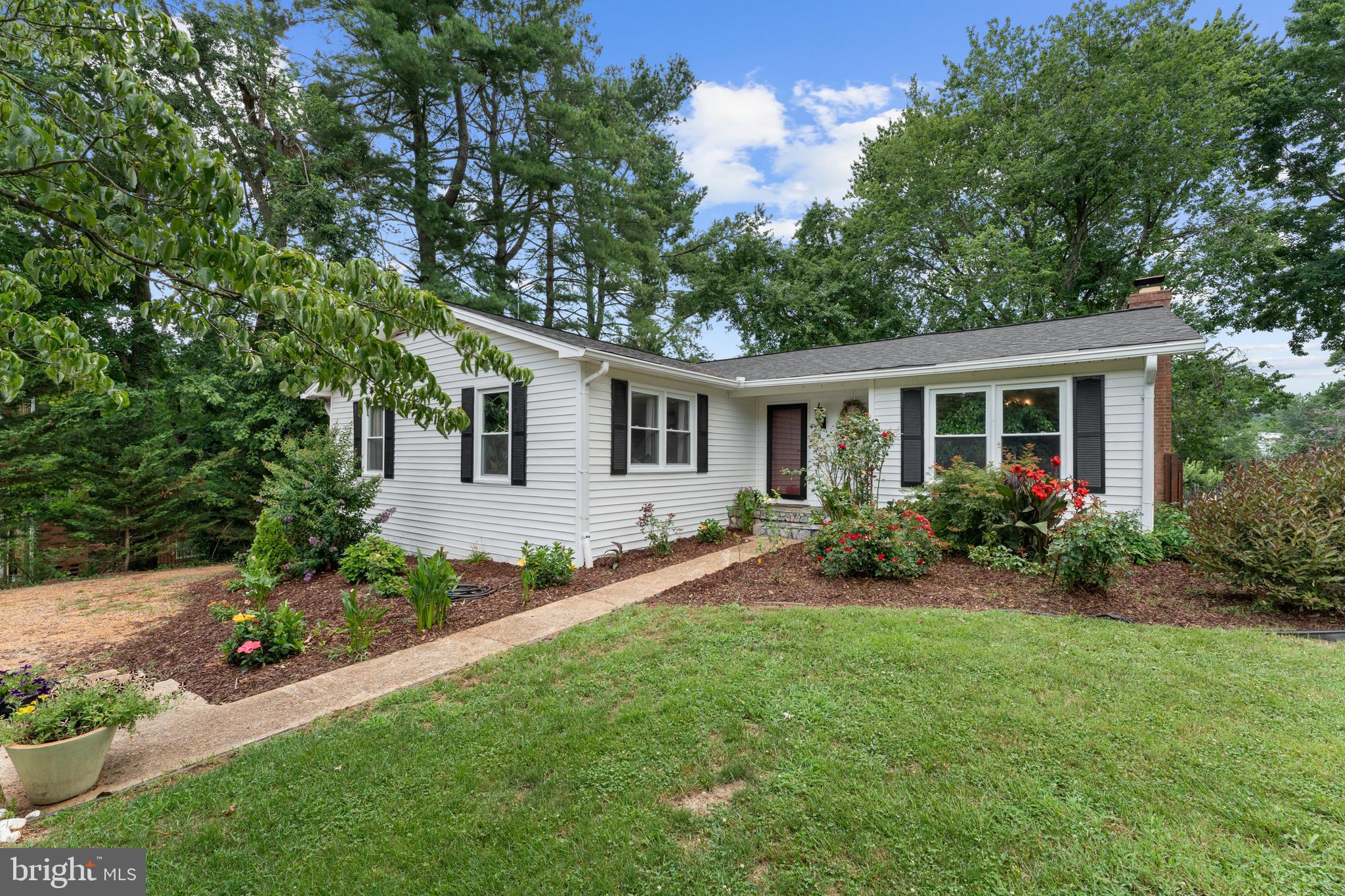 FOXHILLS - Residential