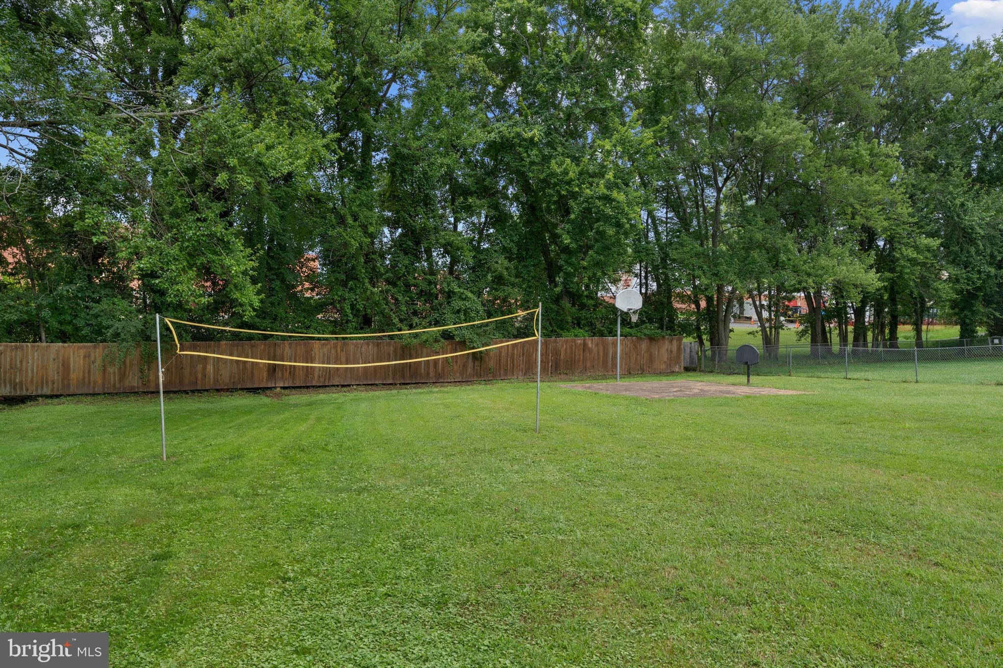 FOXHILLS - Residential