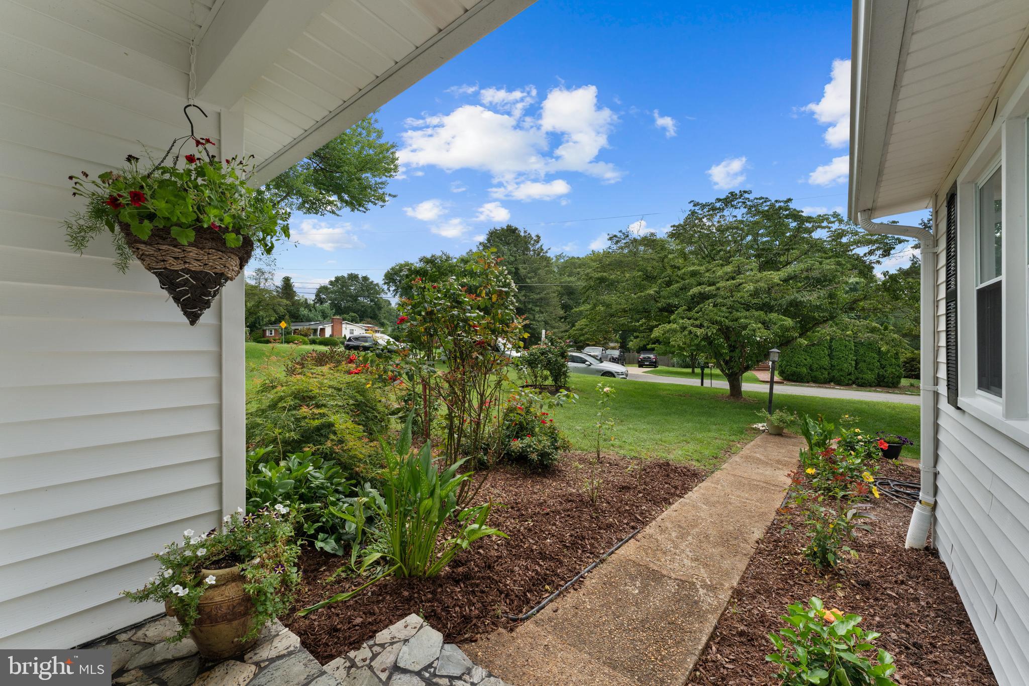 FOXHILLS - Residential