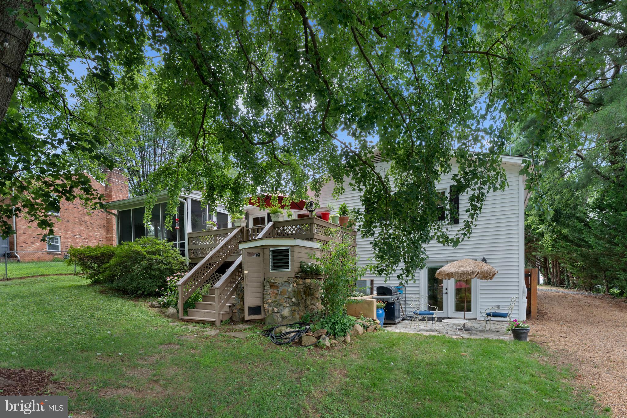 FOXHILLS - Residential