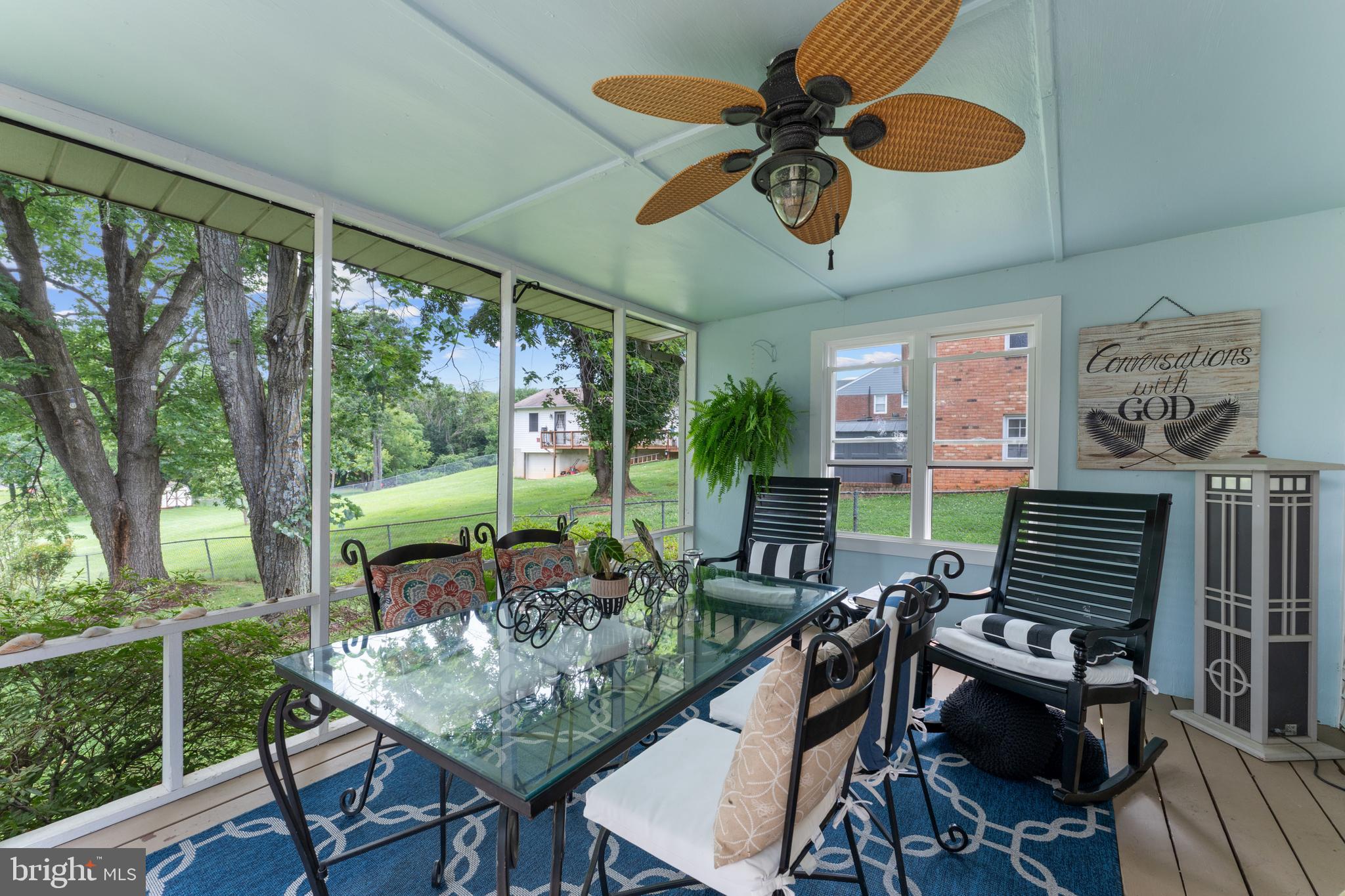 FOXHILLS - Residential