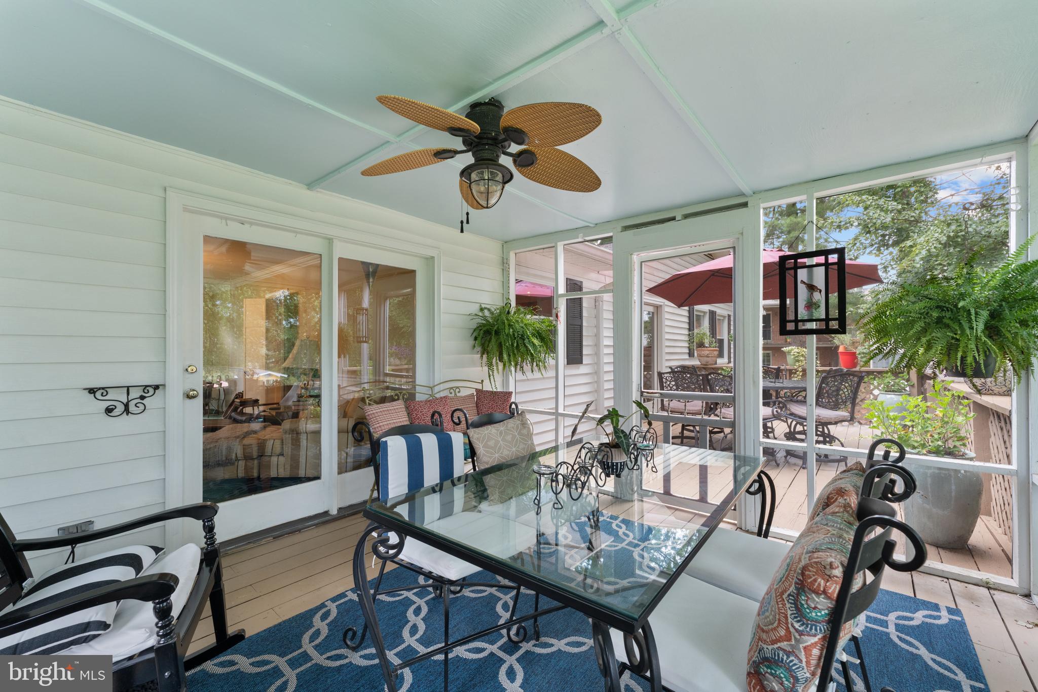 FOXHILLS - Residential