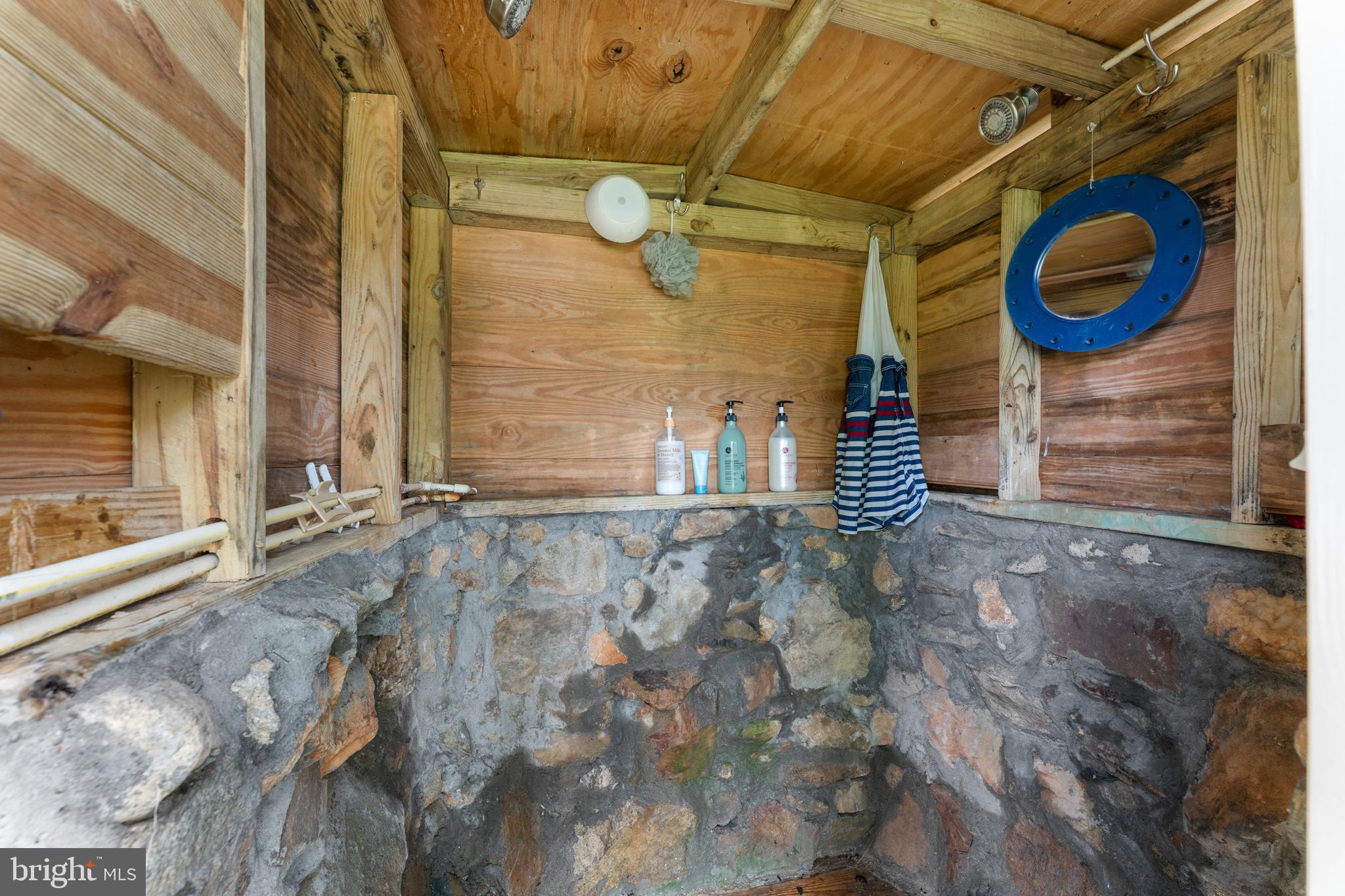 FOXHILLS - Residential