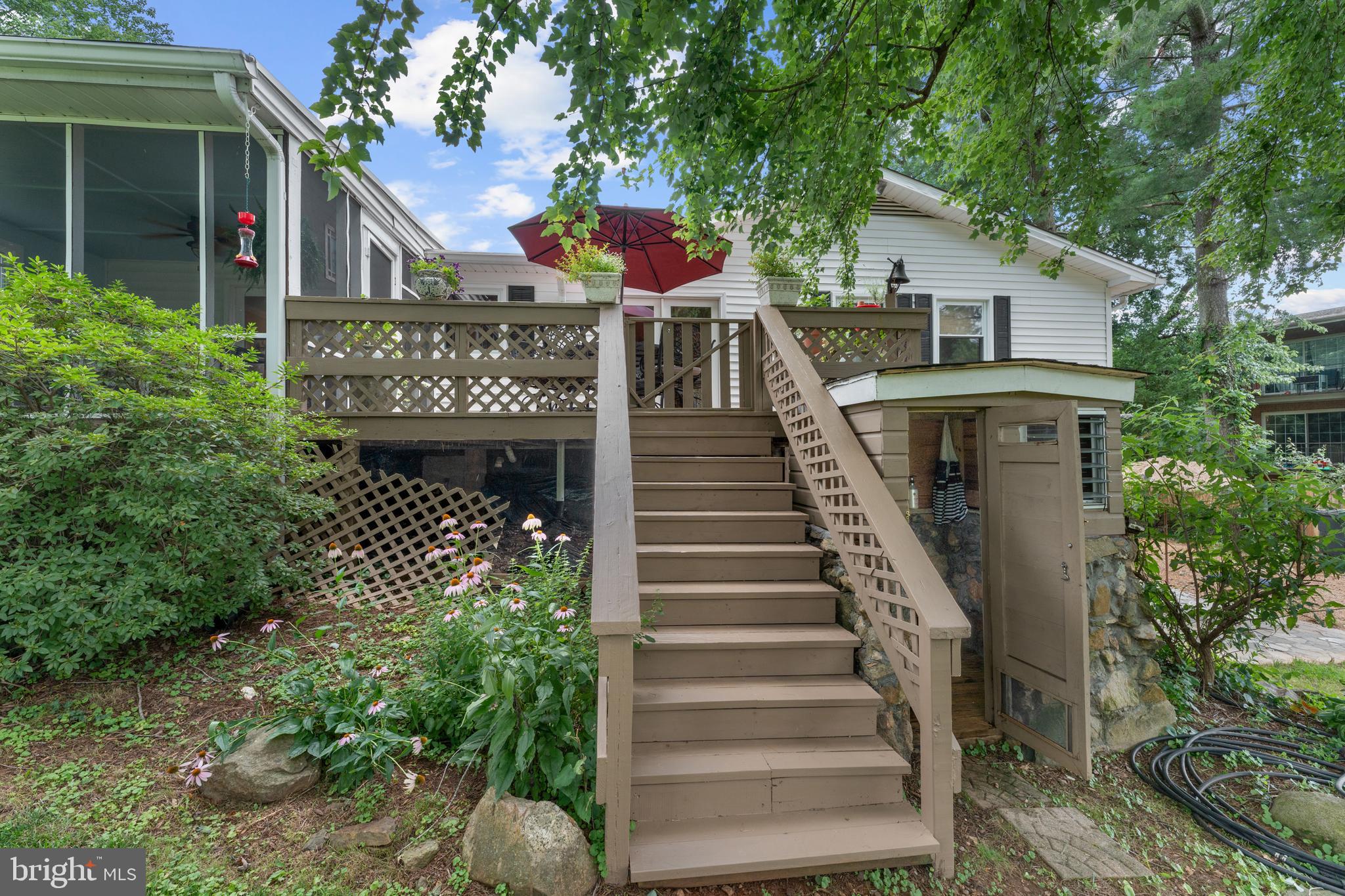 FOXHILLS - Residential