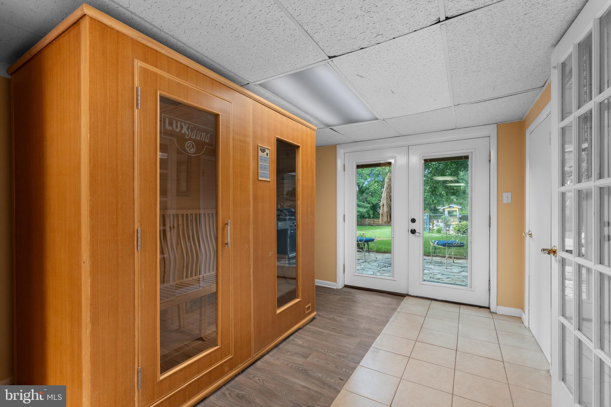 FOXHILLS - Residential