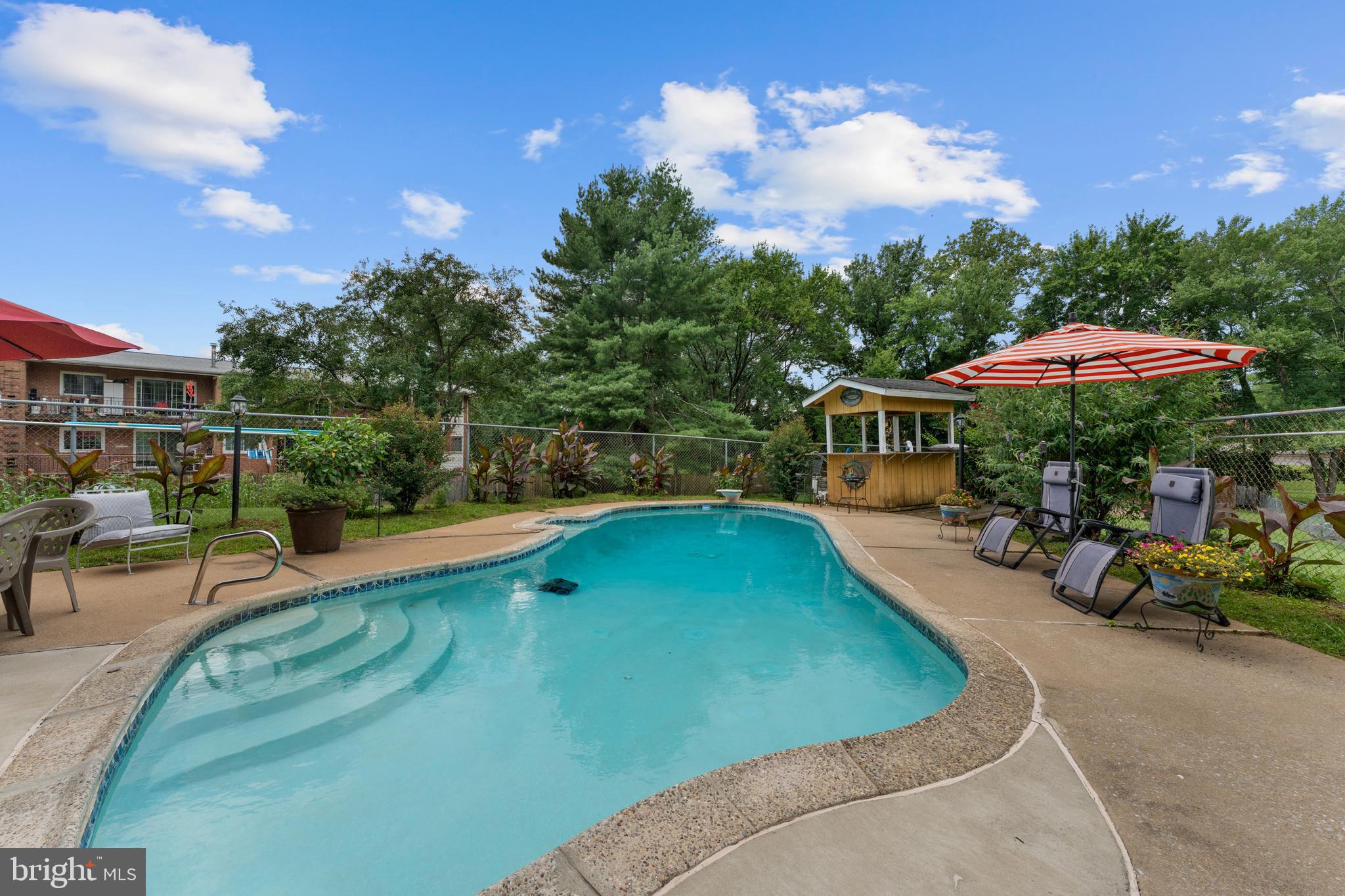 FOXHILLS - Residential