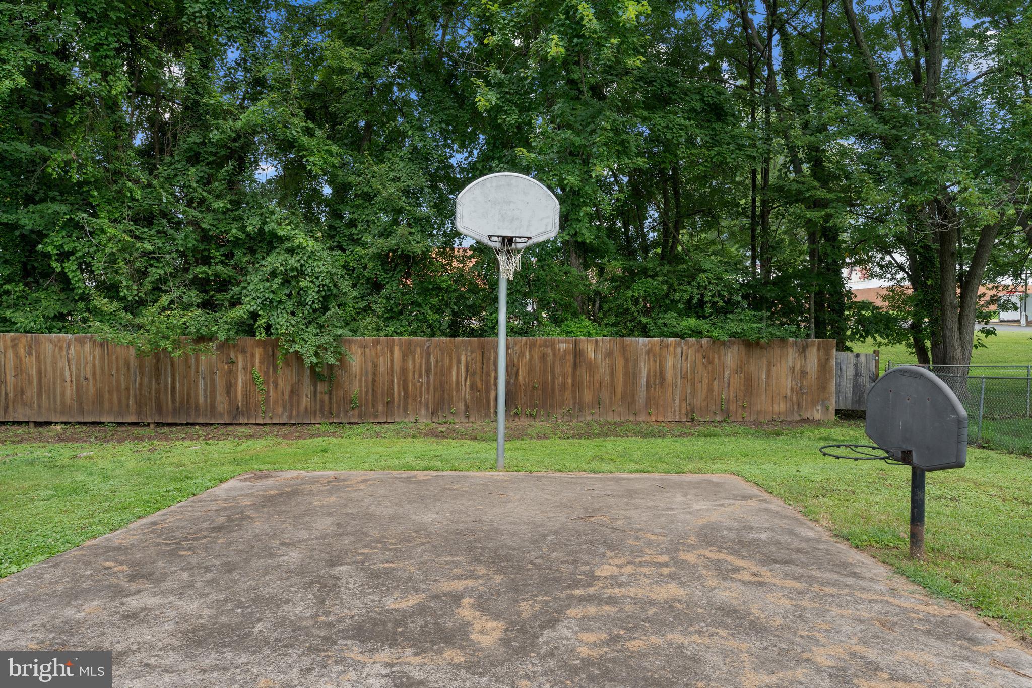 FOXHILLS - Residential