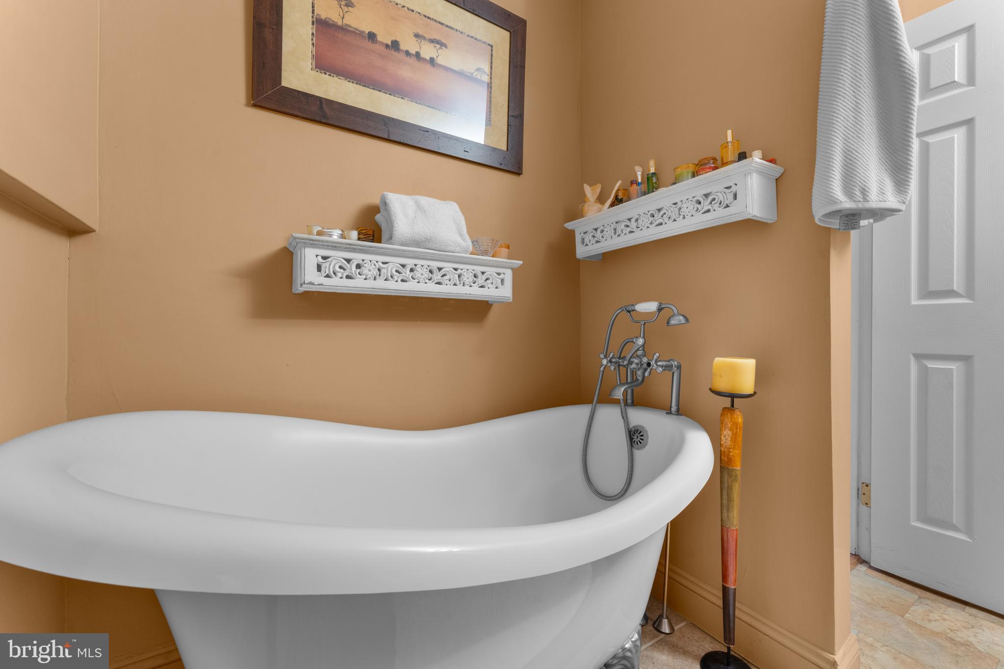 FOXHILLS - Residential