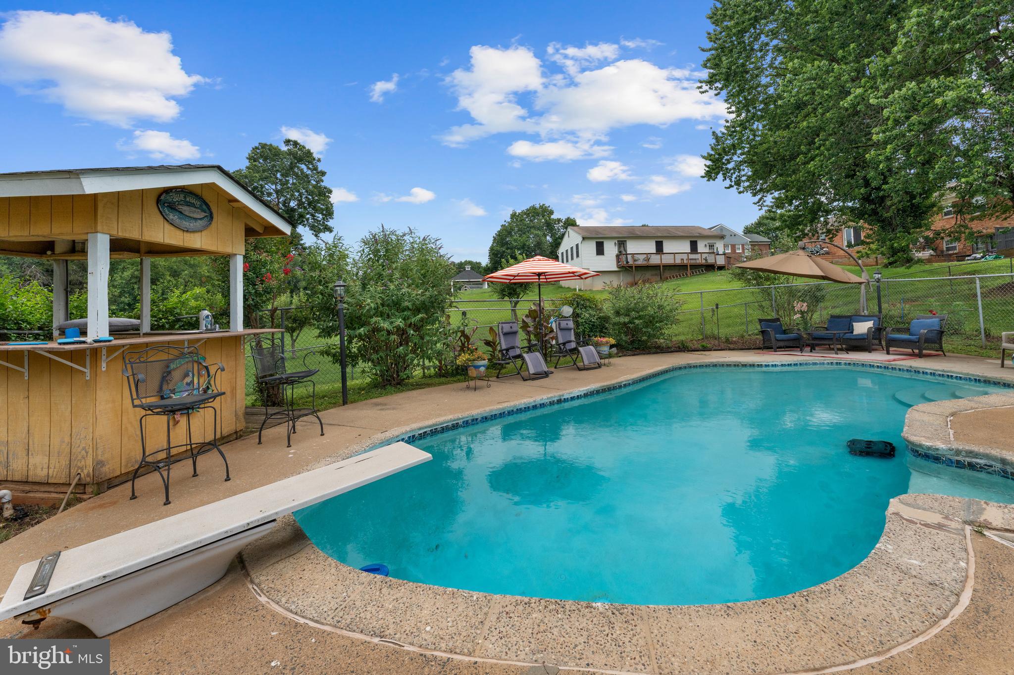 FOXHILLS - Residential