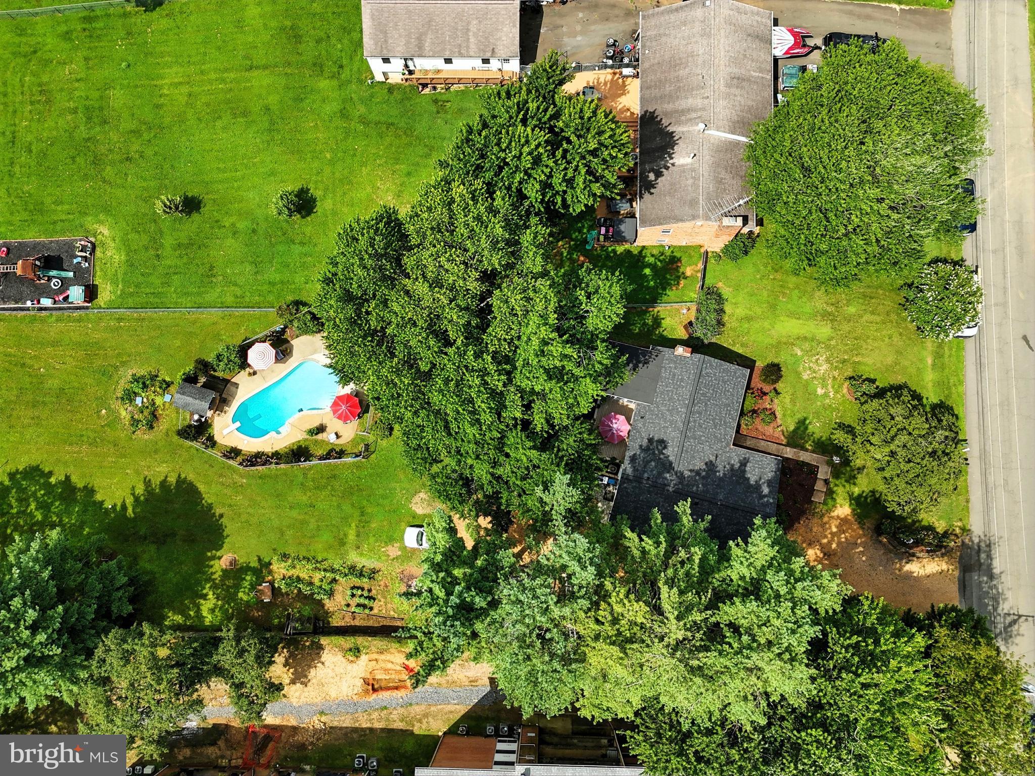 FOXHILLS - Residential