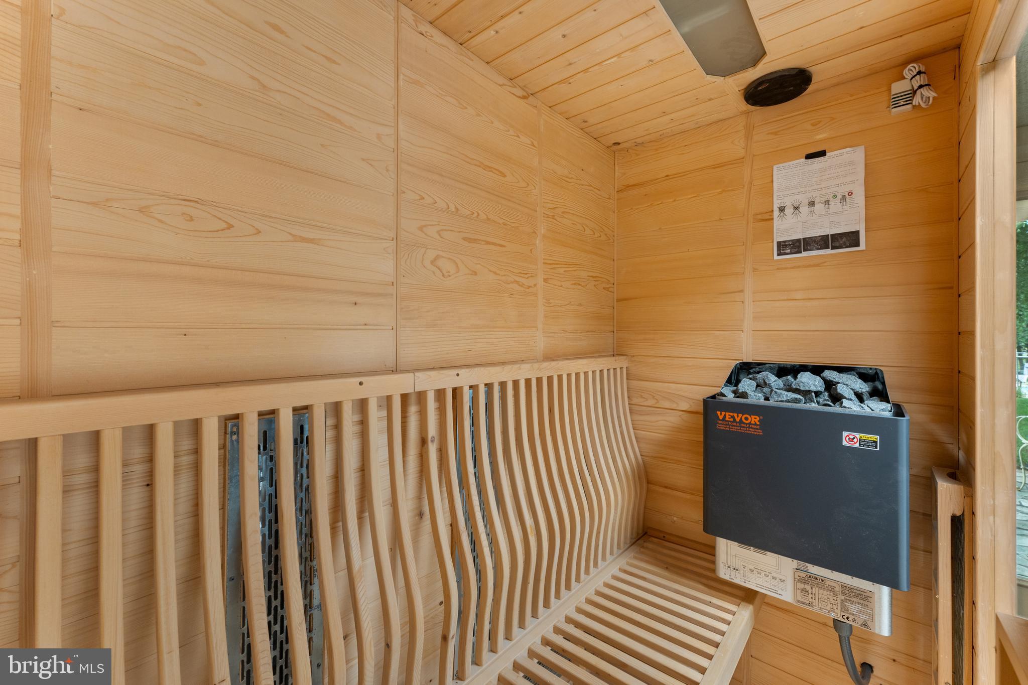 FOXHILLS - Residential