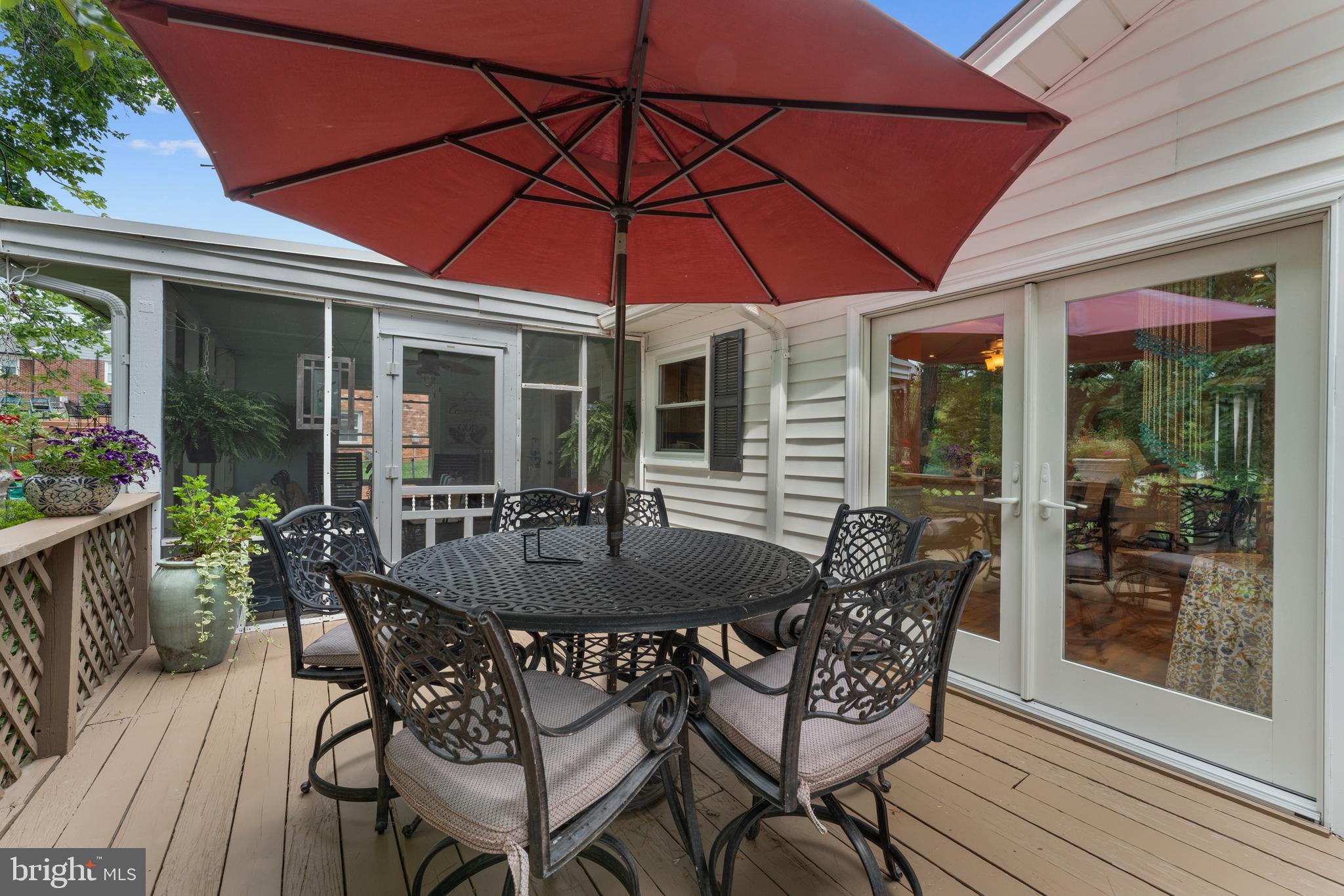 FOXHILLS - Residential