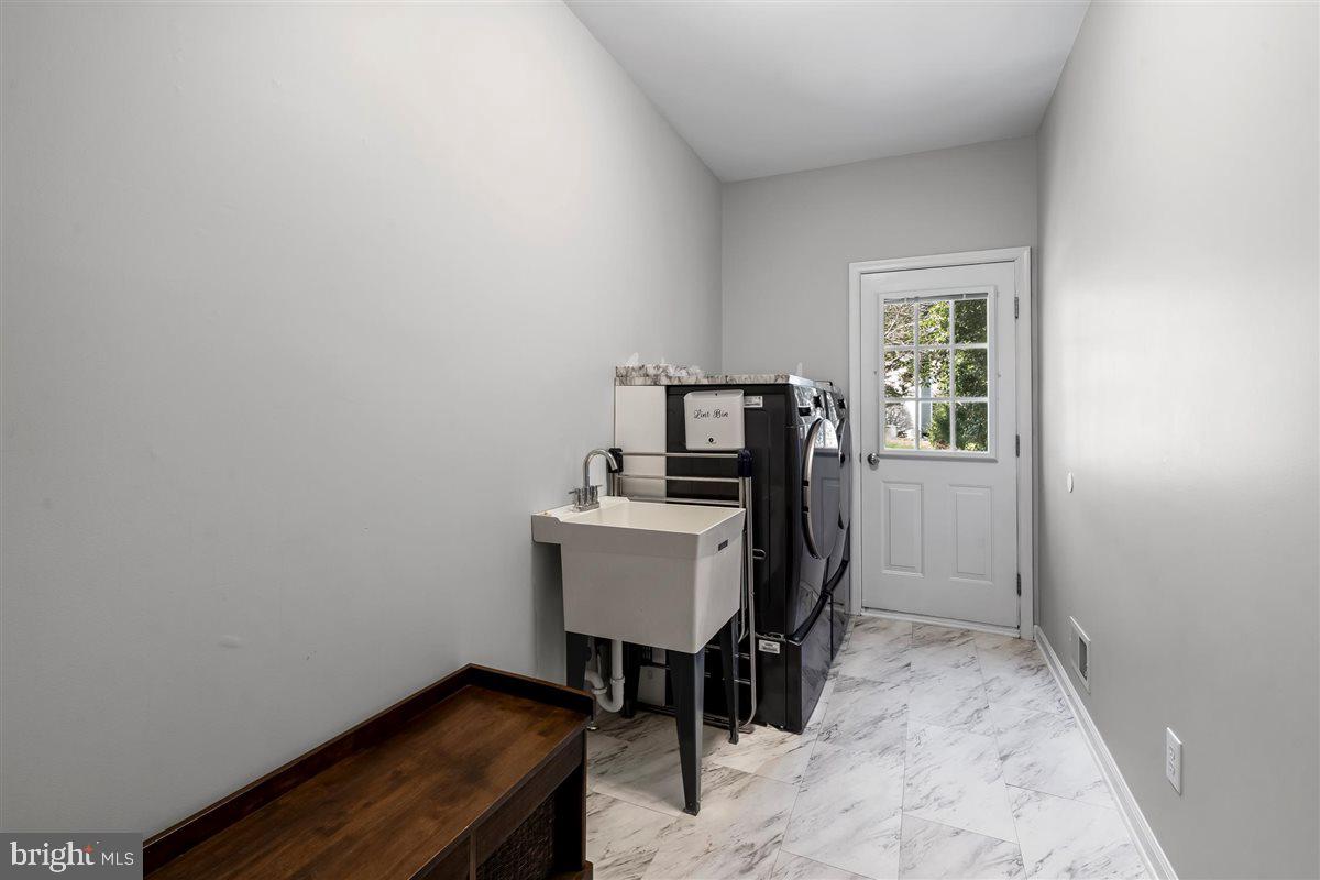 BRANDYWINE @ THORN - Residential