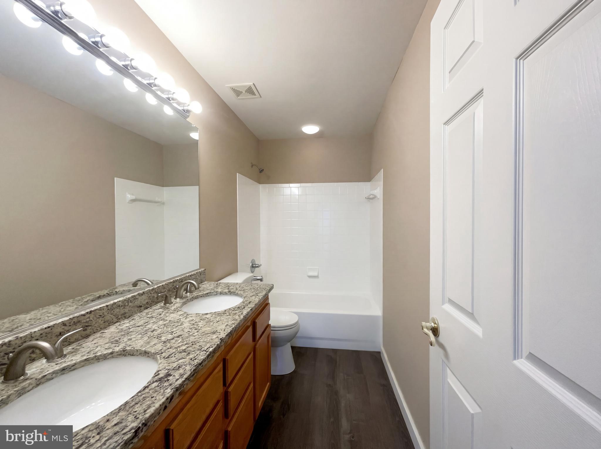 BLOOMS CROSSING - Residential