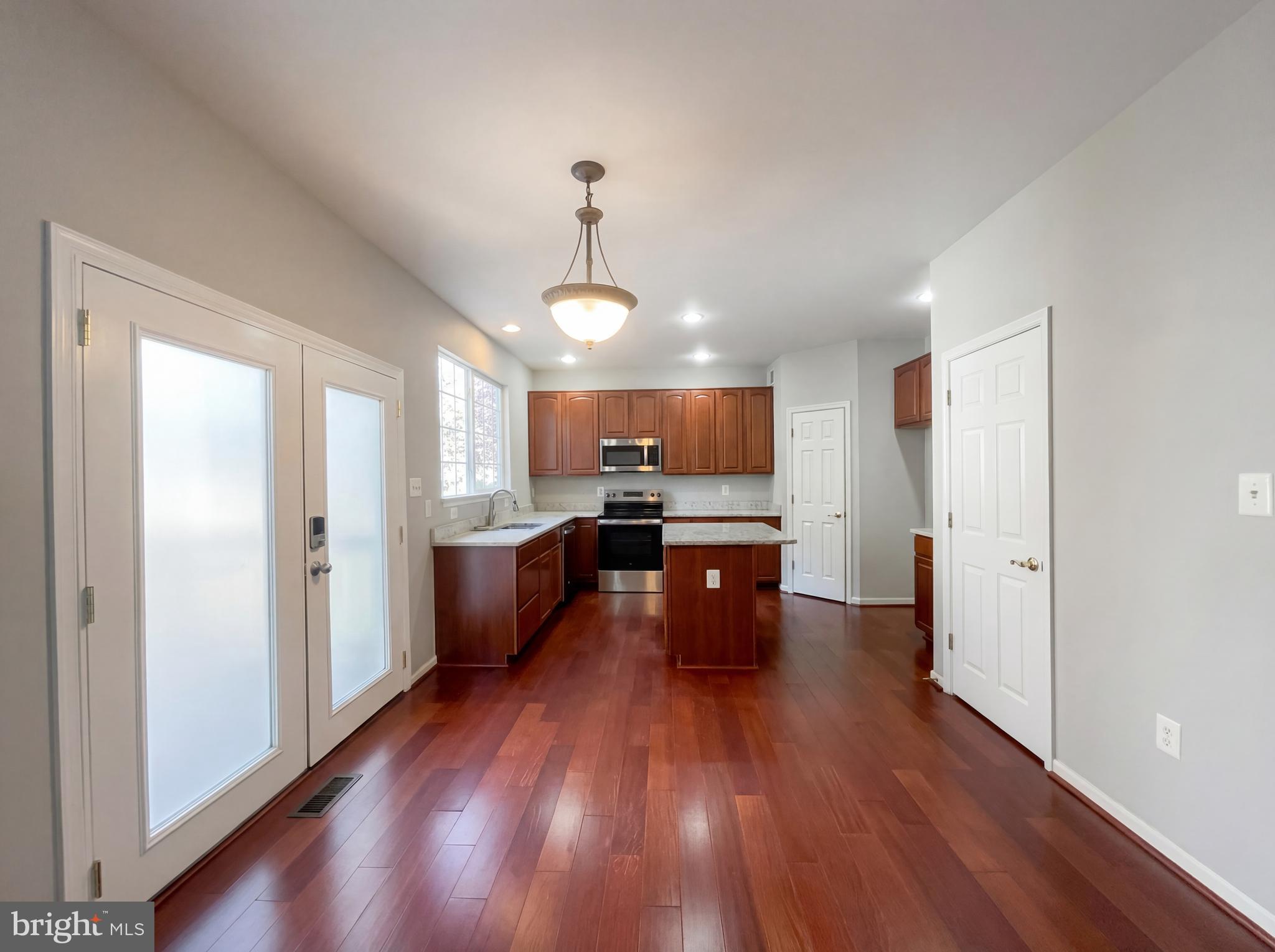 BLOOMS CROSSING - Residential