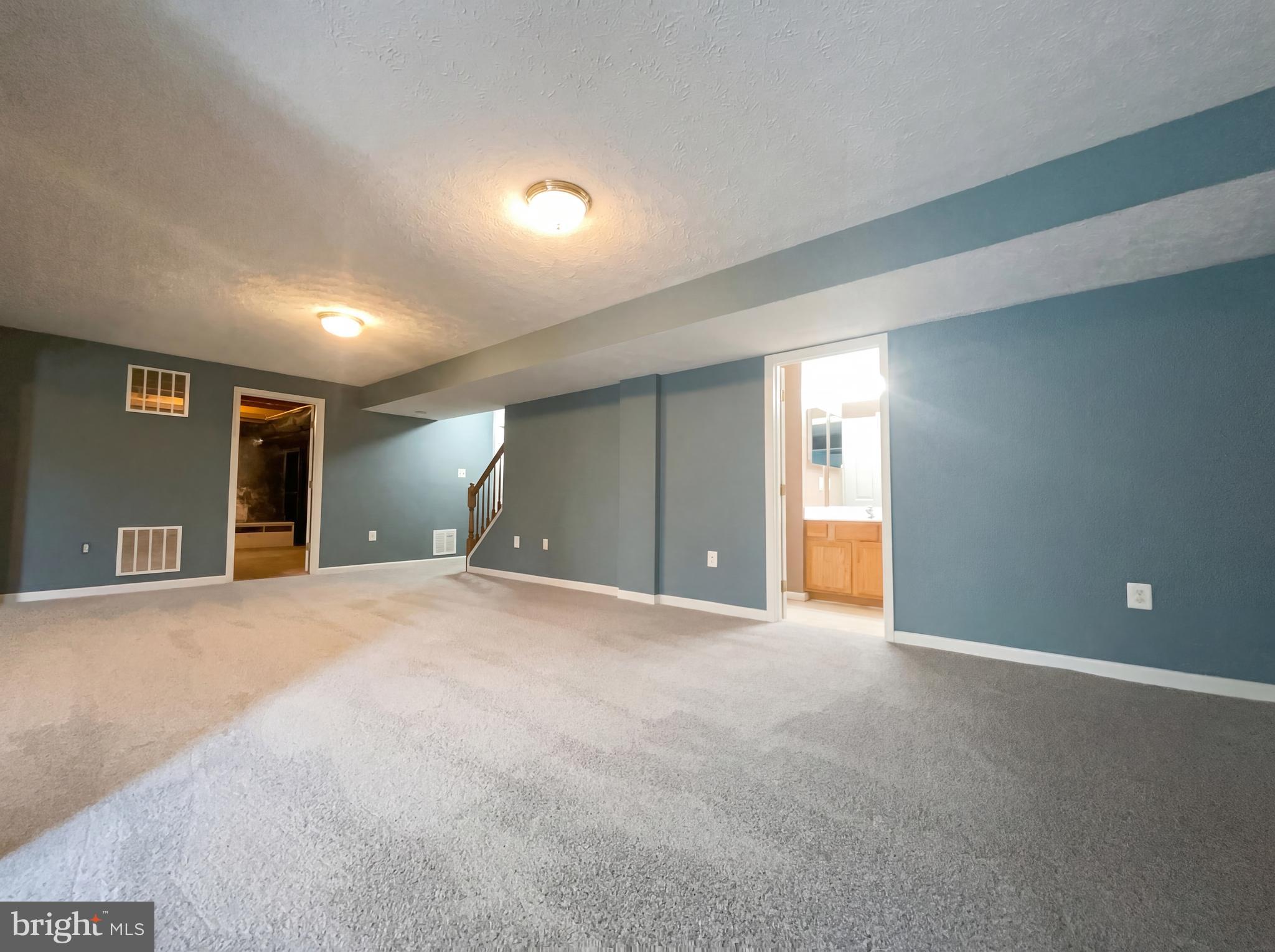 BLOOMS CROSSING - Residential