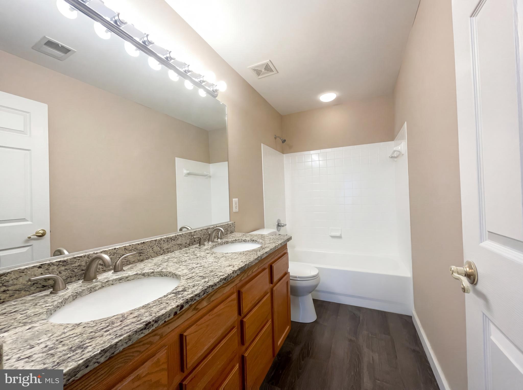 BLOOMS CROSSING - Residential