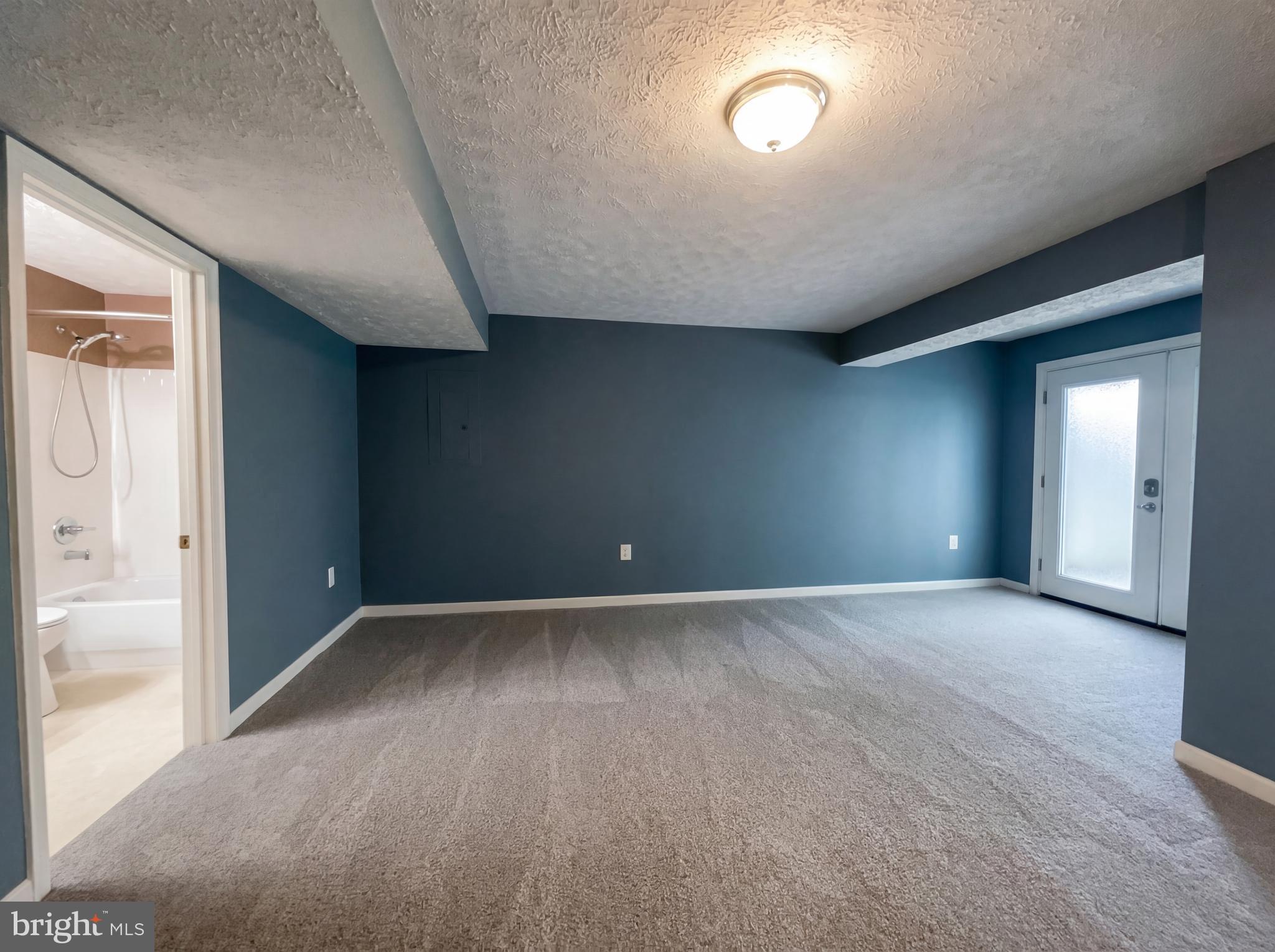 BLOOMS CROSSING - Residential