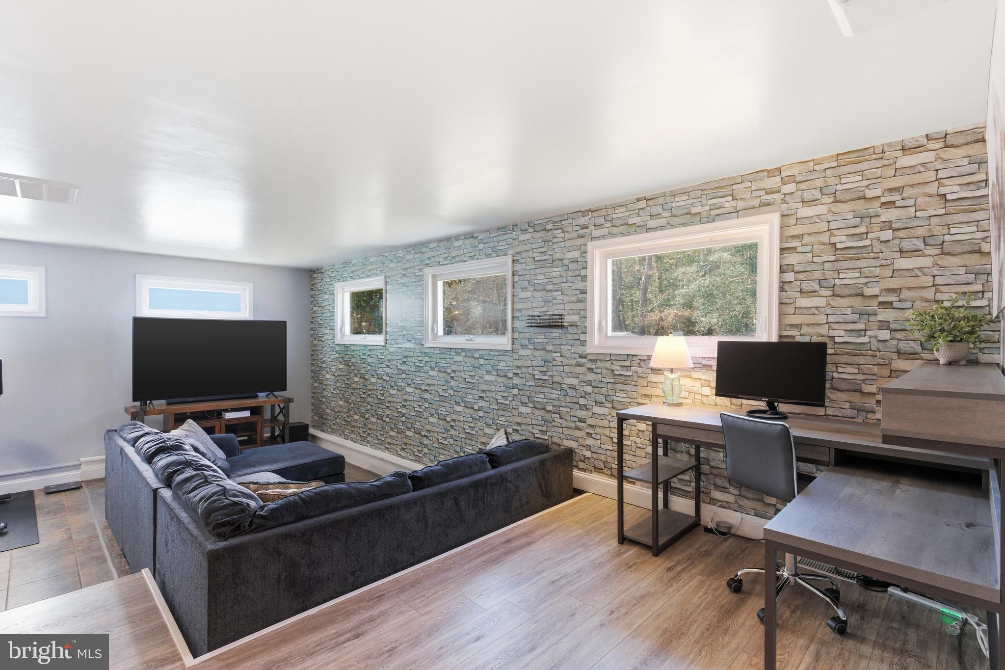 ESSEX SOUTH - Residential