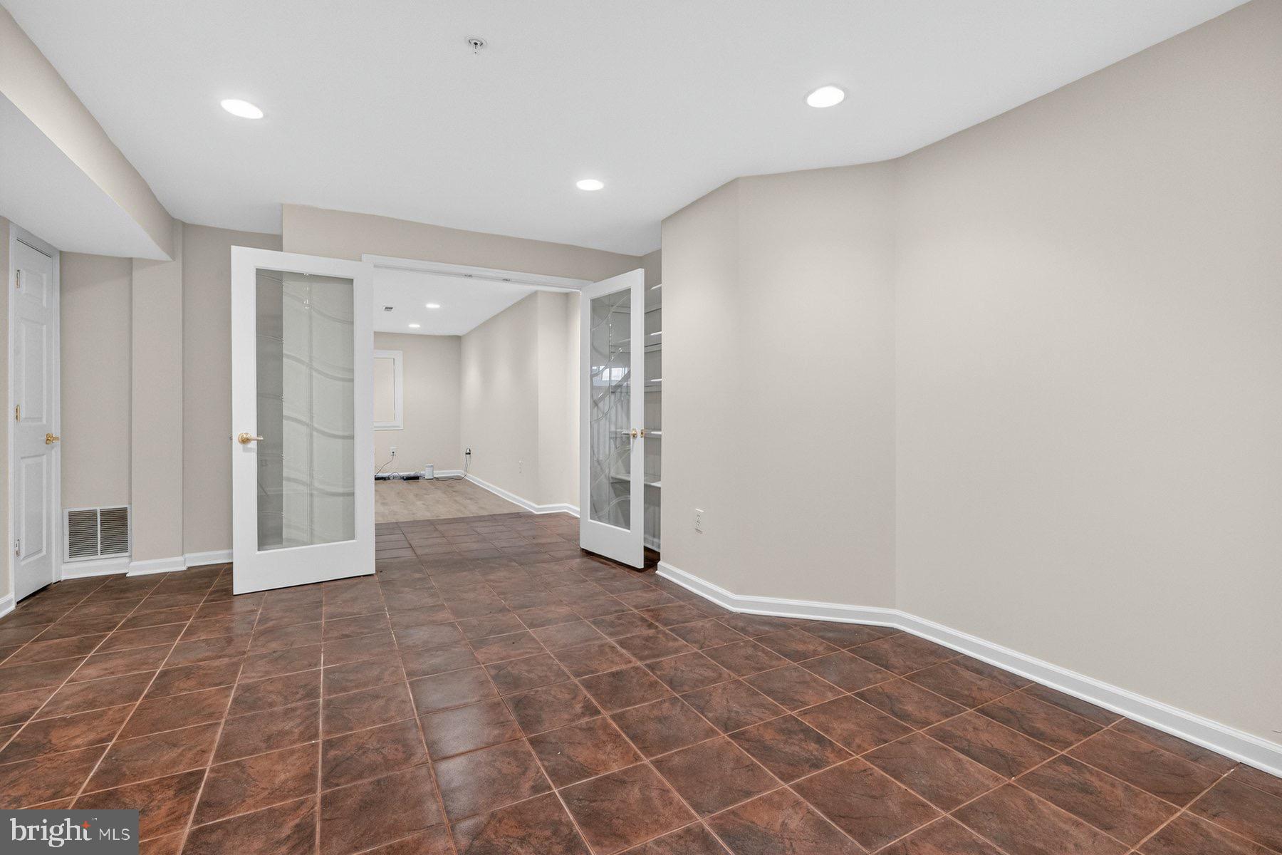 GLENN ESTATES - Residential