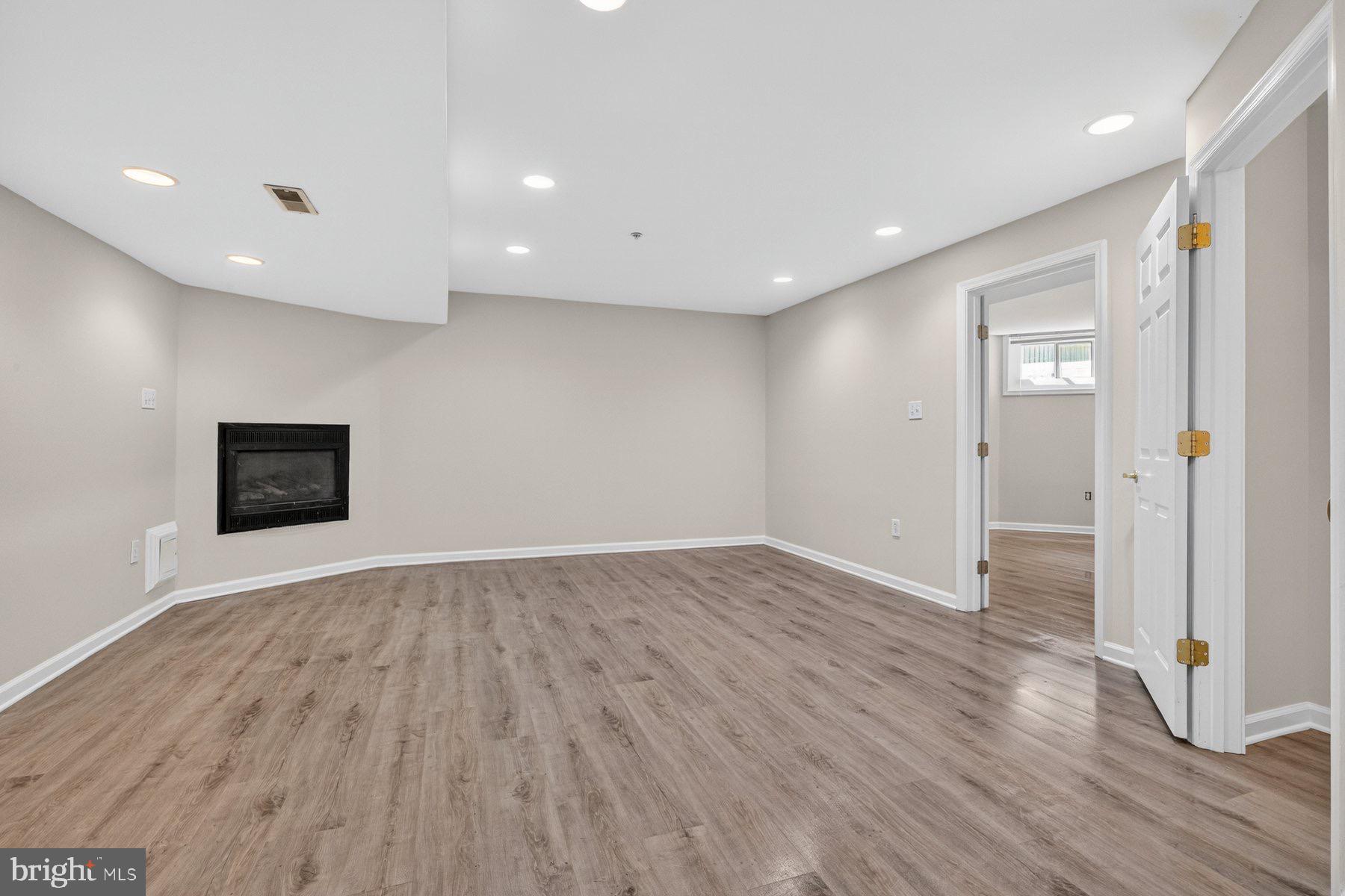 GLENN ESTATES - Residential